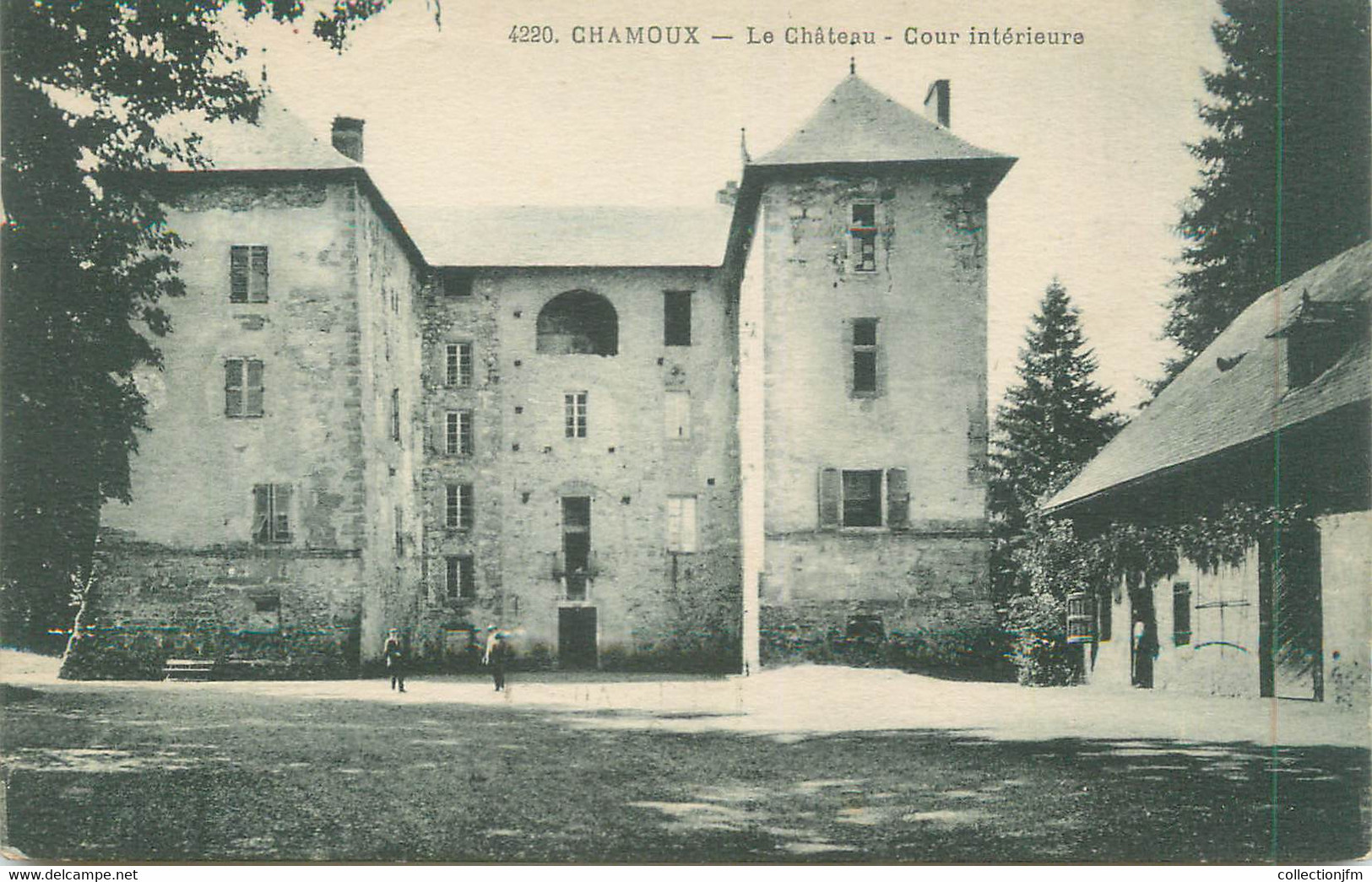 CPA FRANCE 73 "Chamoux, Cour Intérieure Du Château " - Chamoux Sur Gelon