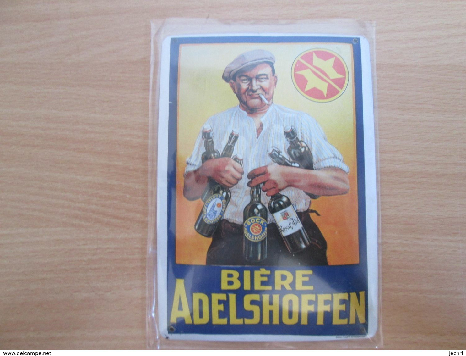 Petite Tole Publicitaire Biere Adelshoffen  . Format Carte Postale - Letreros