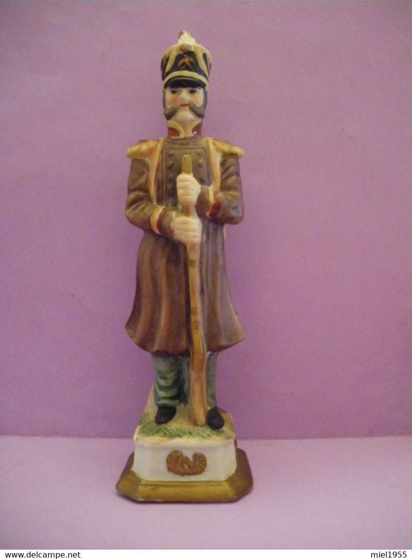 Statuette En Porcelaine Soldat De L'armée De NAPOLEON (6 Photos) Voir Description - Andere & Zonder Classificatie