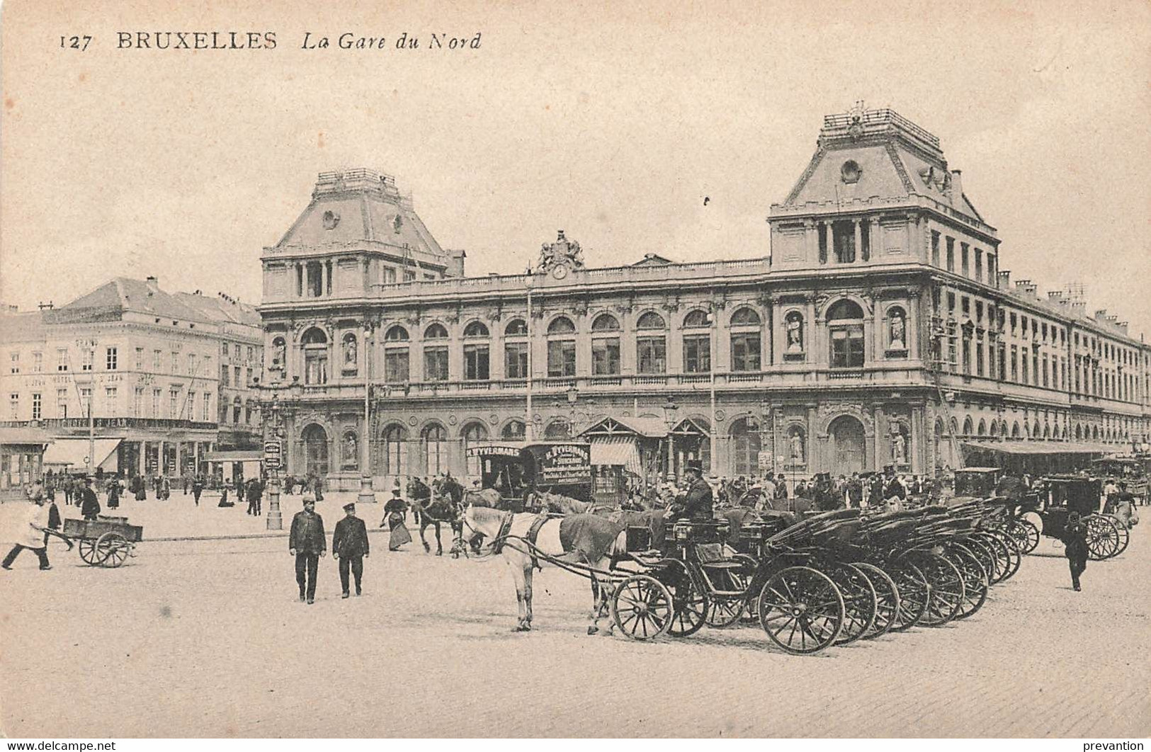 BRUXELLES - La Gare Du Nord - Carte Très Animée Avec Plusieurs Attelages. 2 CP - Public Transport (surface)