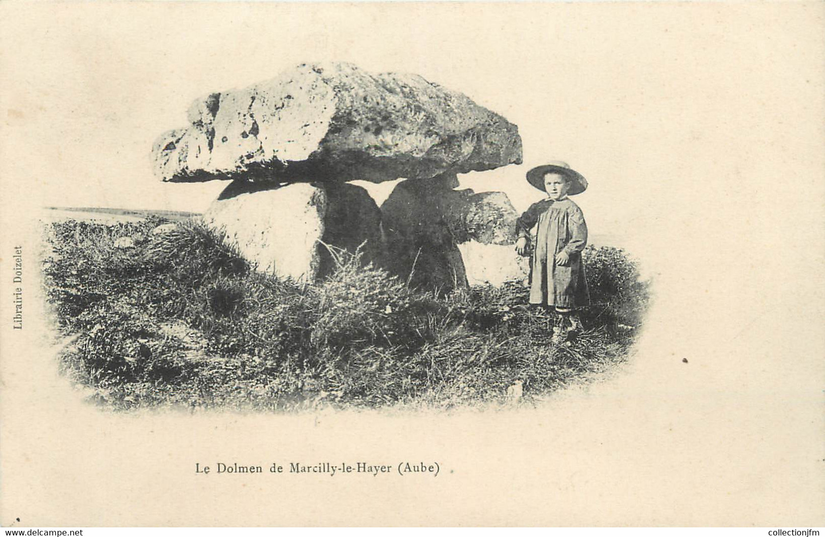 CPA FRANCE 10 " Marcilly Le Hayer, Le Dolmen" - Marcilly