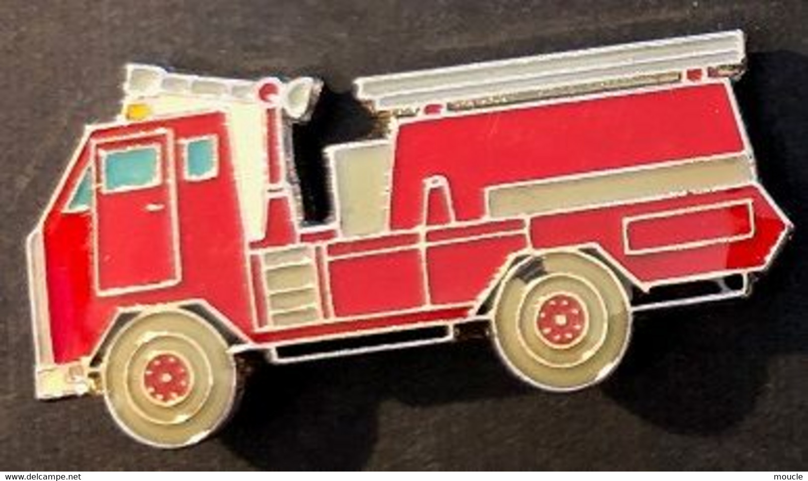 VEHICULE DE SAPEURS POMPIERS - CAMION - TRUCK - FEURWEHRMANN - FIREFIGHTER - POMPIERE - LKW  - ECHELLE - FEU -     (21) - Firemen