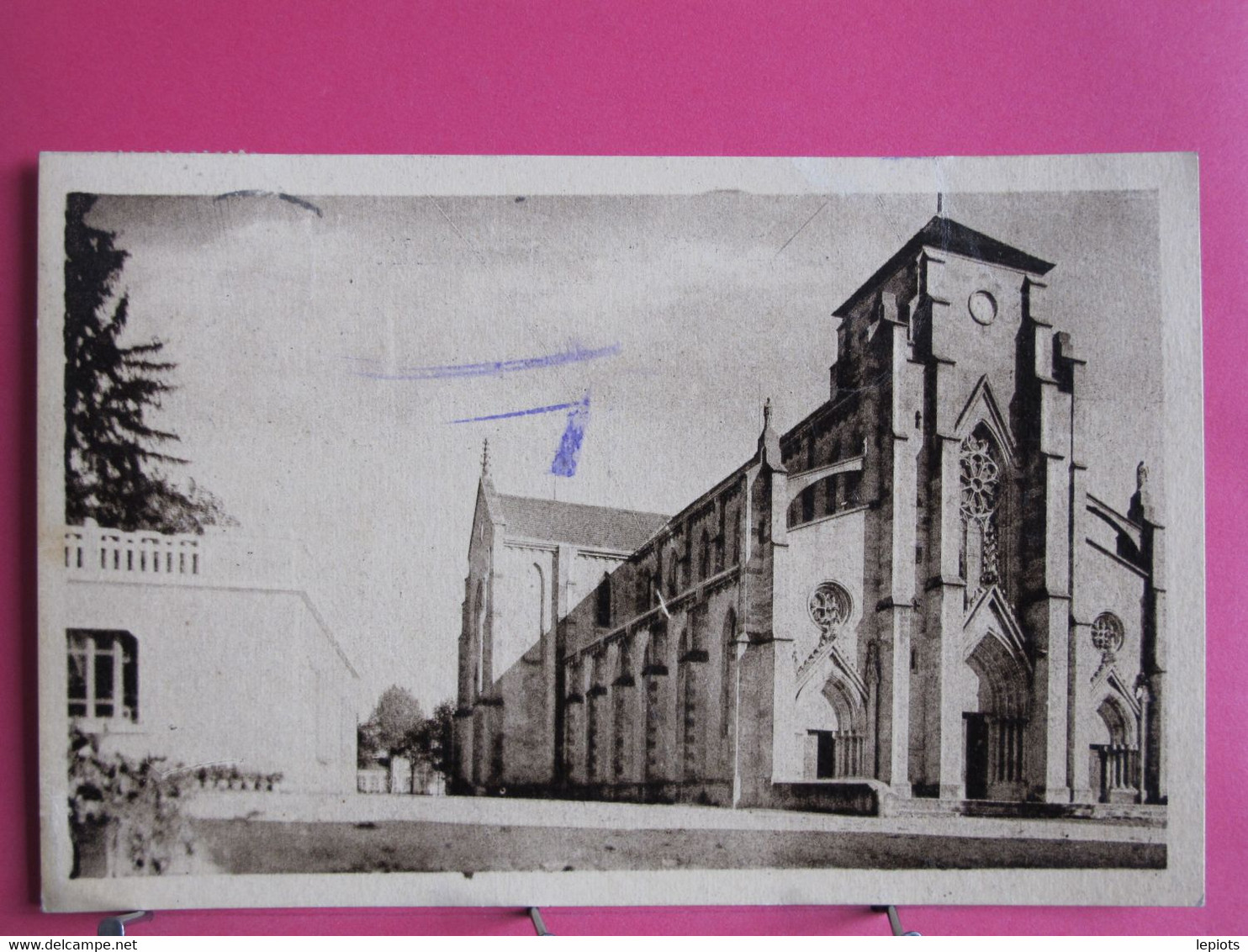 Visuel Très Peu Courant - 42 - Belmont - Place De L'Eglise - Bon état - 1951 - R/verso - Belmont De La Loire