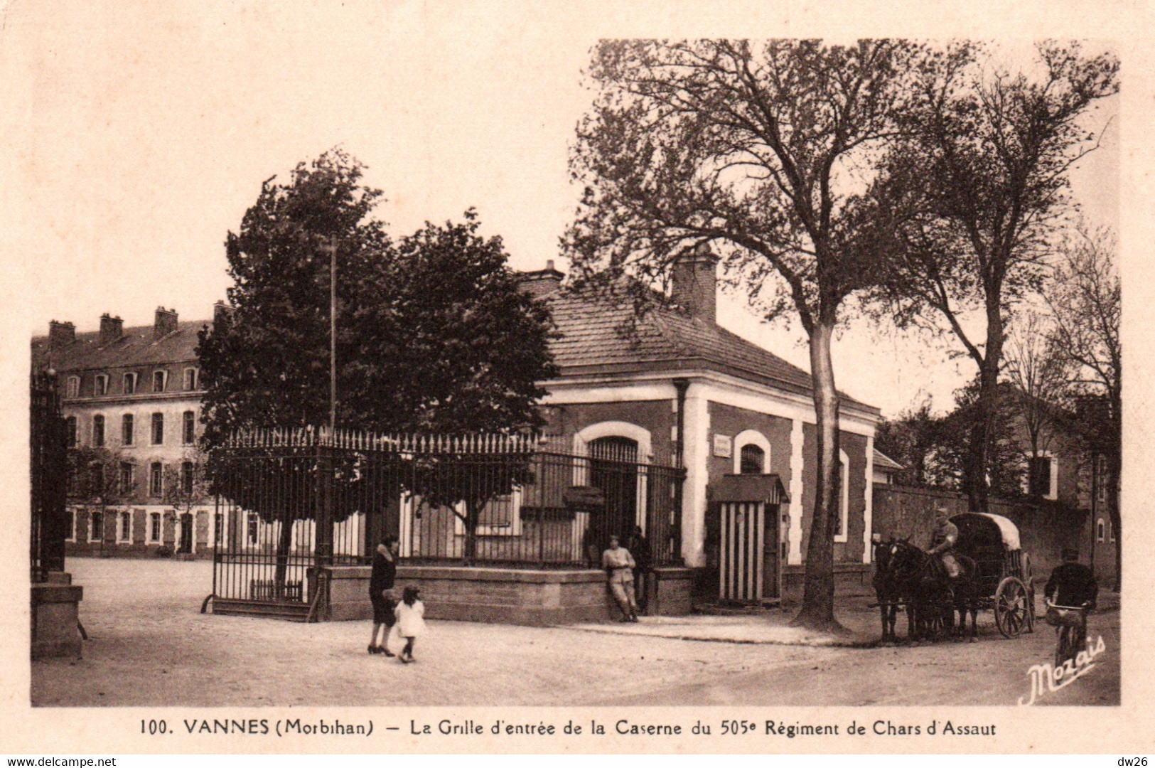 Vannes (Morbihan) La Grille D'entrée De La Caserne Du 505e Régiment De Chars D'Assaut - Carte Nozais Non Circulée - Barracks