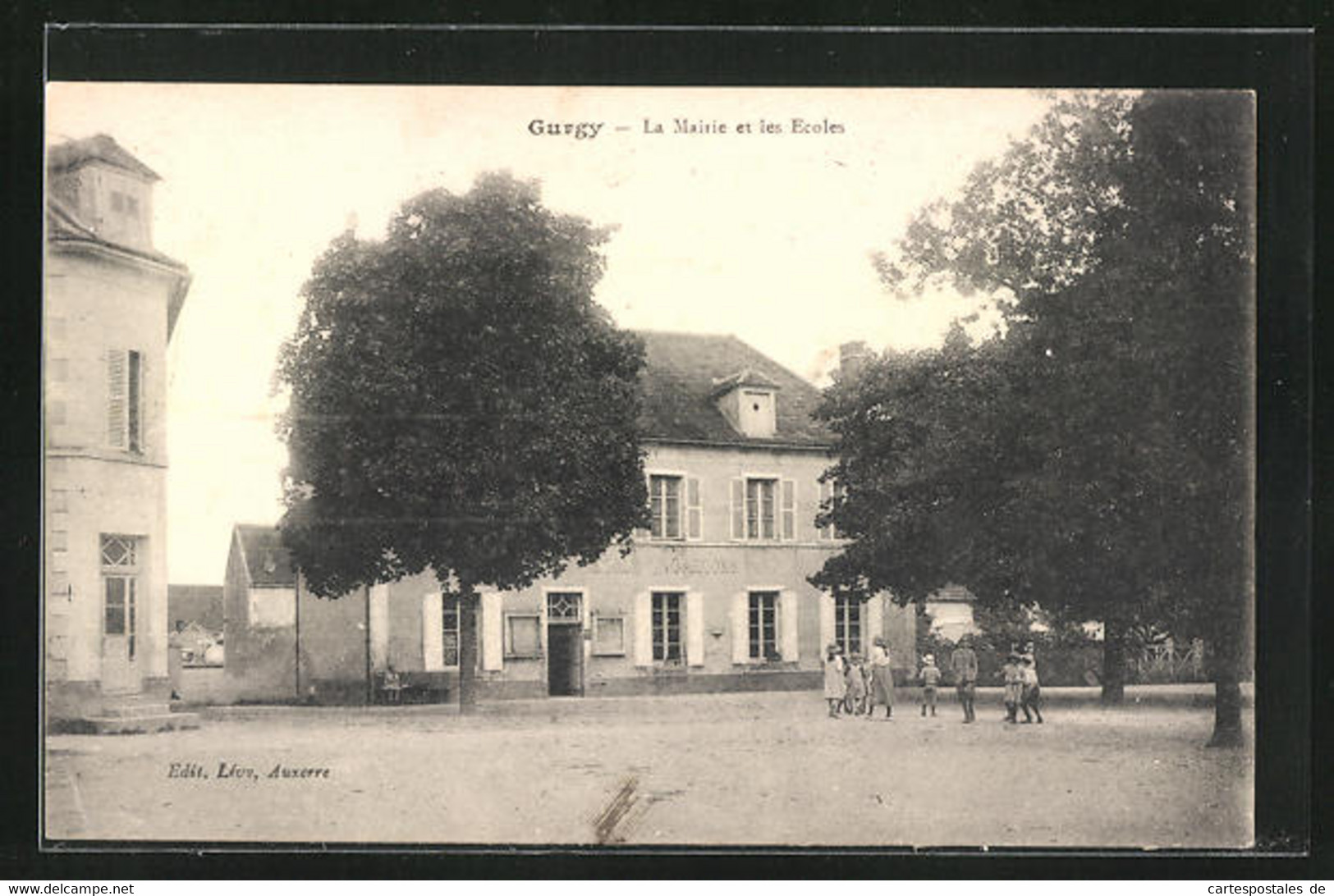CPA Gurgy, La Mairie Et Les Ecoles - Gurgy