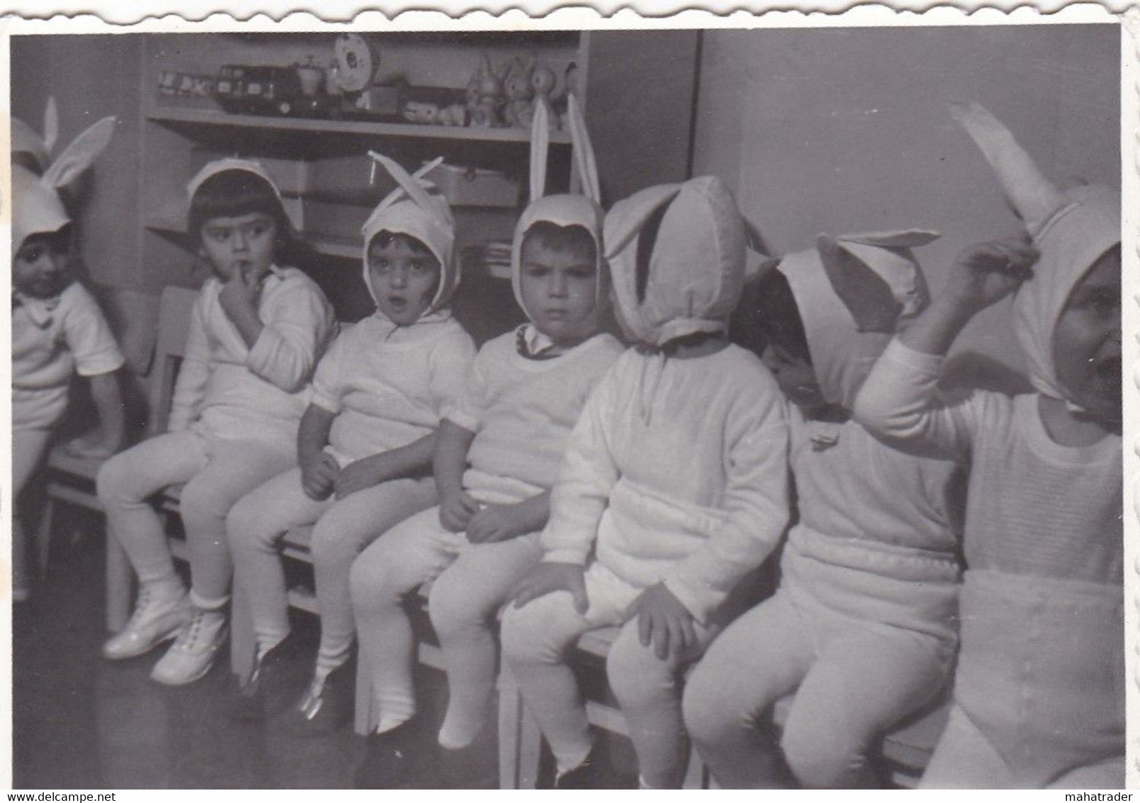 Old Real Original Photo -  Group Of Children Dressed Like Bunnies - Ca. 9x6.5 Cm - Anonyme Personen