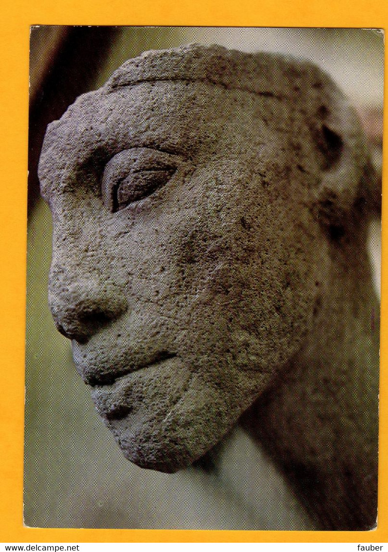 Musée Du Caire  Soeur De Echnatons  18ème Dynastie       Edt  Egger - Museos