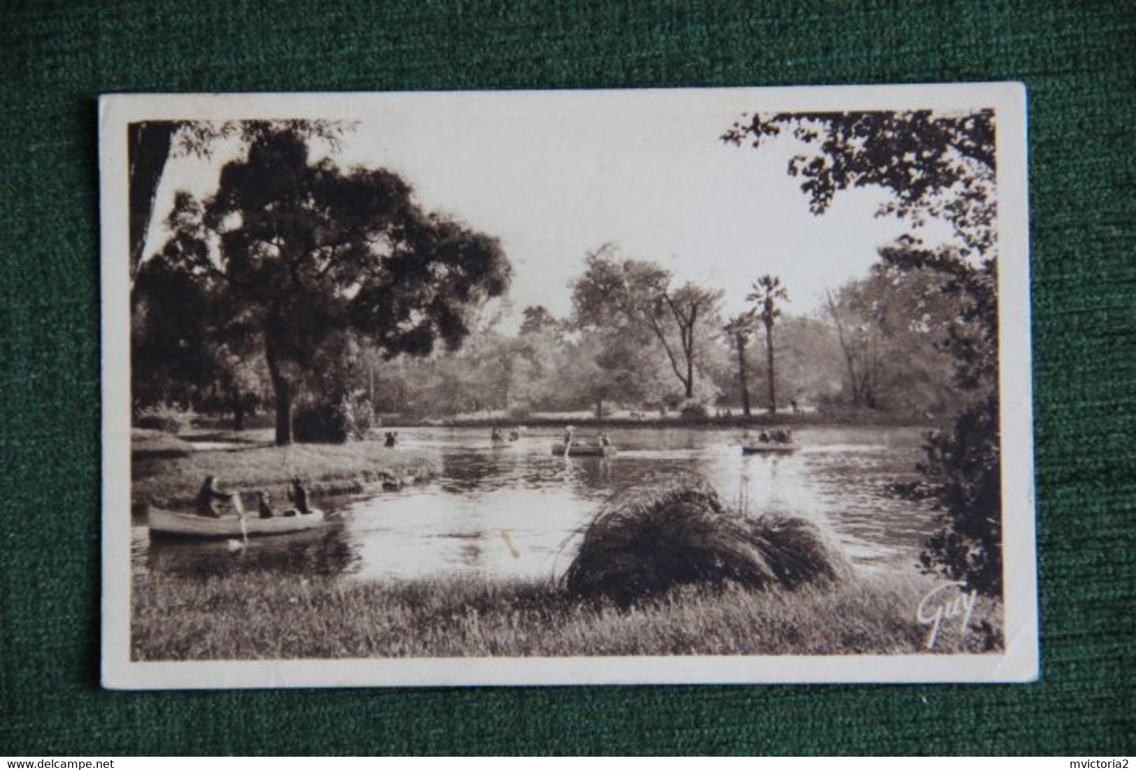 MARSEILLE - Parc BORELY, Promenade En Bateau Sur Le Lac. - Parcs Et Jardins