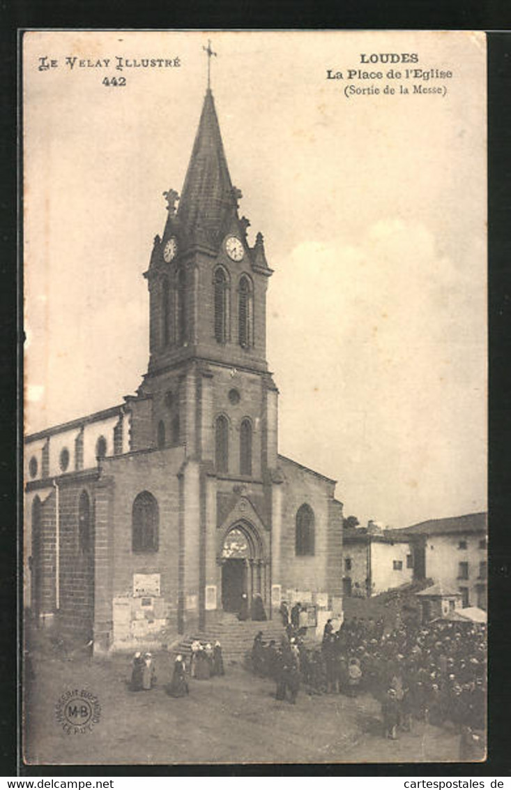 CPA Loudes, La Place De L`Eglise - Loudes