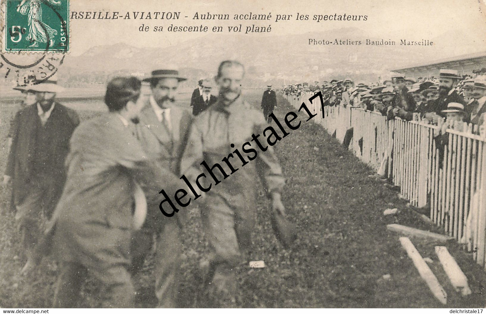 CPA 13 0106 MARSEILLE-AVIATION - Aubrun Acclamé Par Les Spectateurs De Sa Descente En Vol Plané - Animée Foule - Voyagée - Unclassified