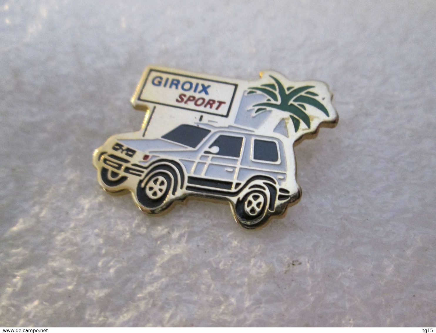 PIN'S   GIROIX  SPORT    MITSUBISHI  PAJERO - Toyota