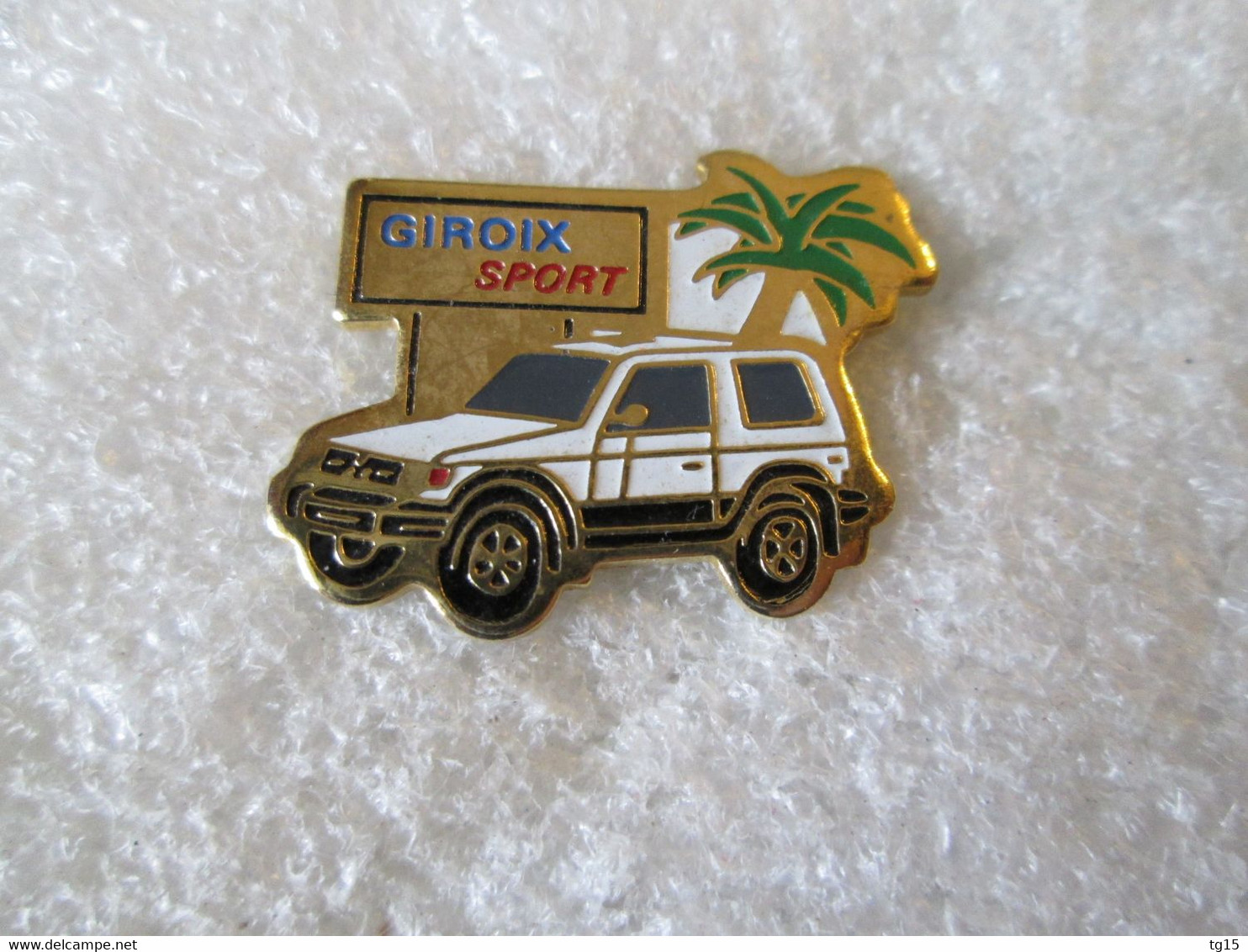 PIN'S   GIROIX  SPORT    MITSUBISHI  PAJERO - Toyota