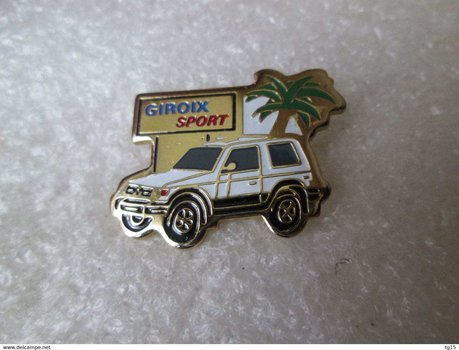 PIN'S   GIROIX  SPORT    MITSUBISHI  PAJERO - Toyota