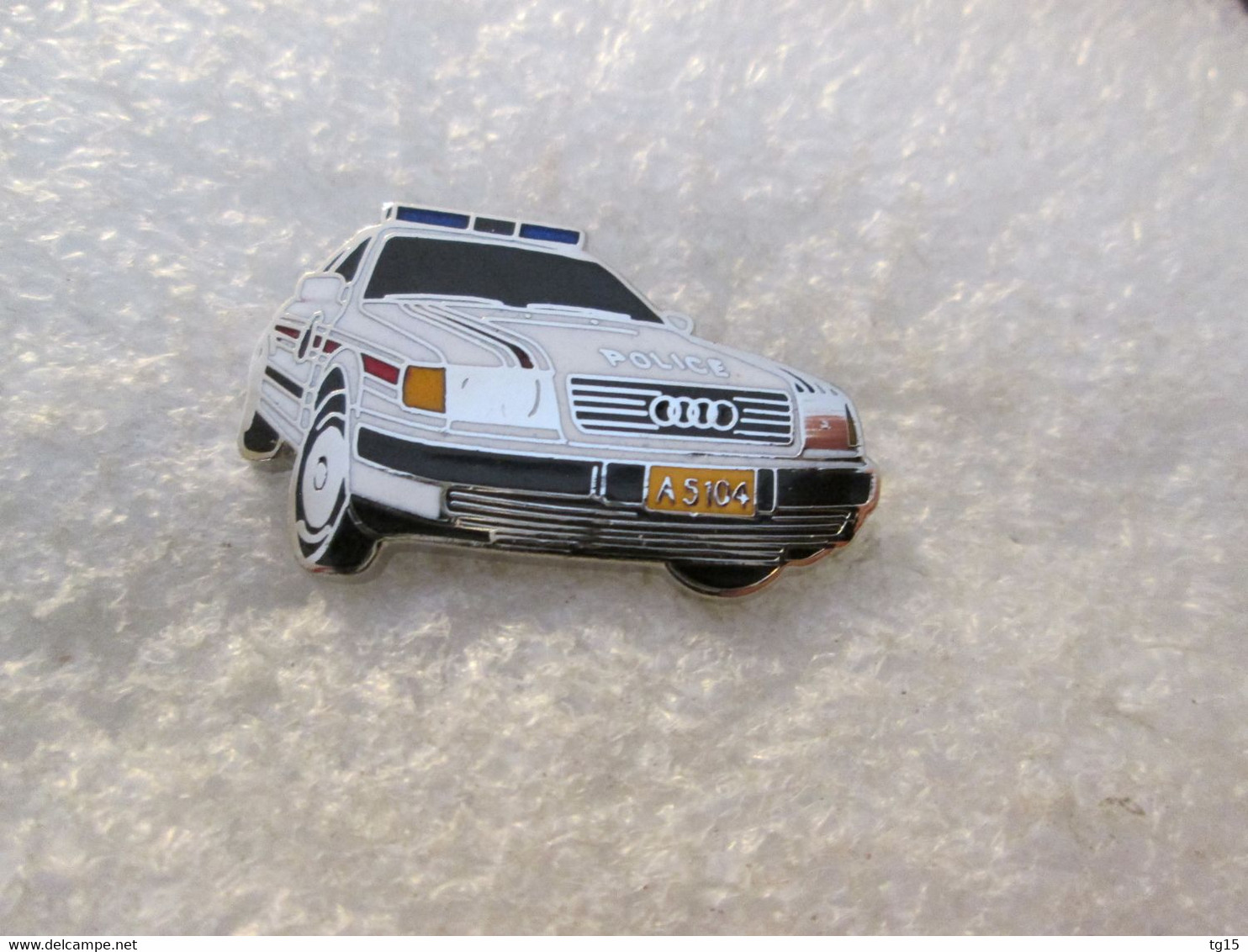 TOP PIN'S AUDI A 4 POLICE LUXEMBOURG Email De Synthèse DEHA Top Qualité - Audi