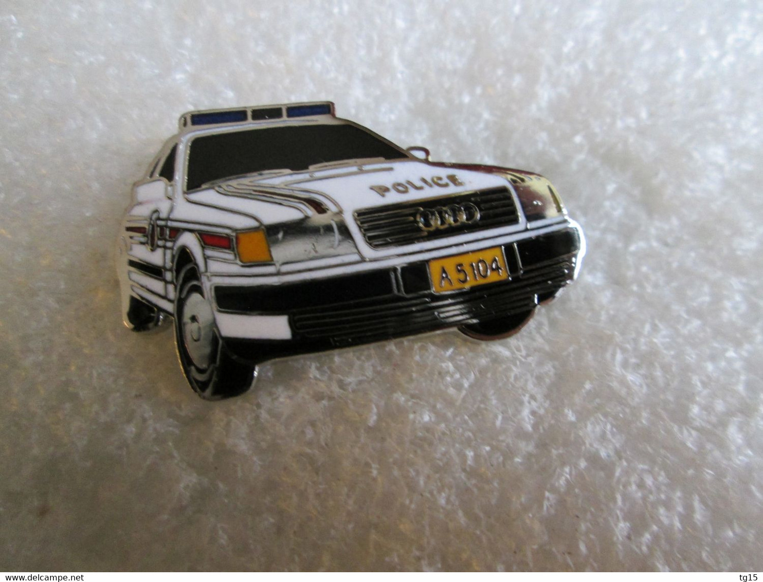 TOP PIN'S AUDI A 4 POLICE LUXEMBOURG Email De Synthèse DEHA Top Qualité - Audi