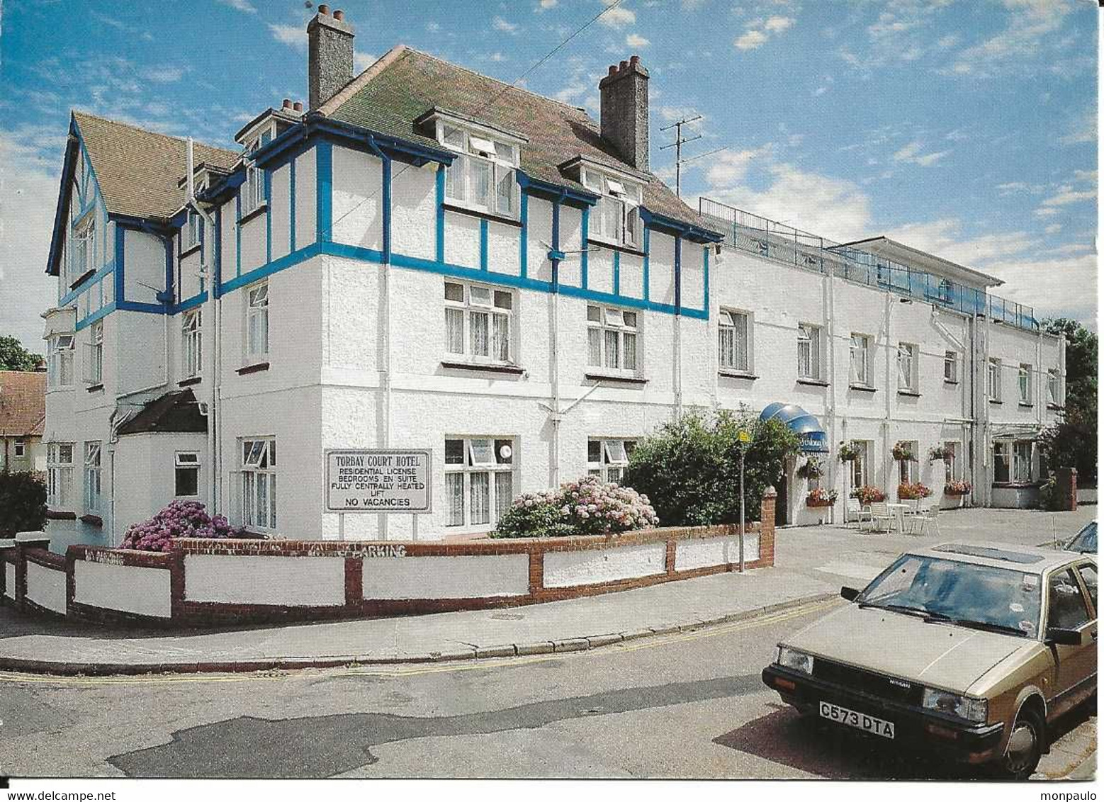 Angleterre. CPM. Devon. Paignton. Steatfield Road. Torbay Court Hotel. (auto, Nissan) - Paignton