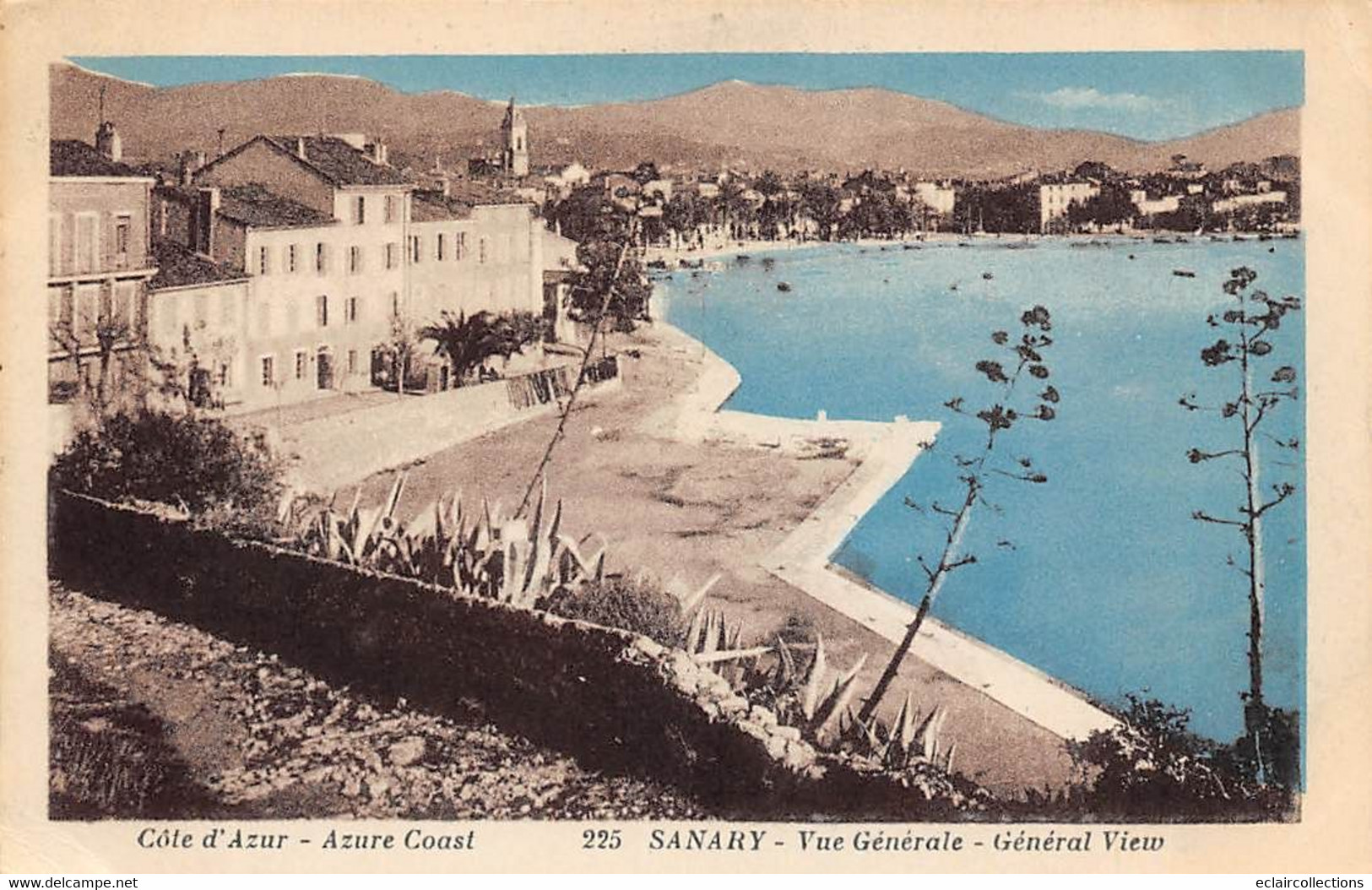 Sanary Sur Mer       83        Vue Générale   N°225    (voir Scan) - Sanary-sur-Mer