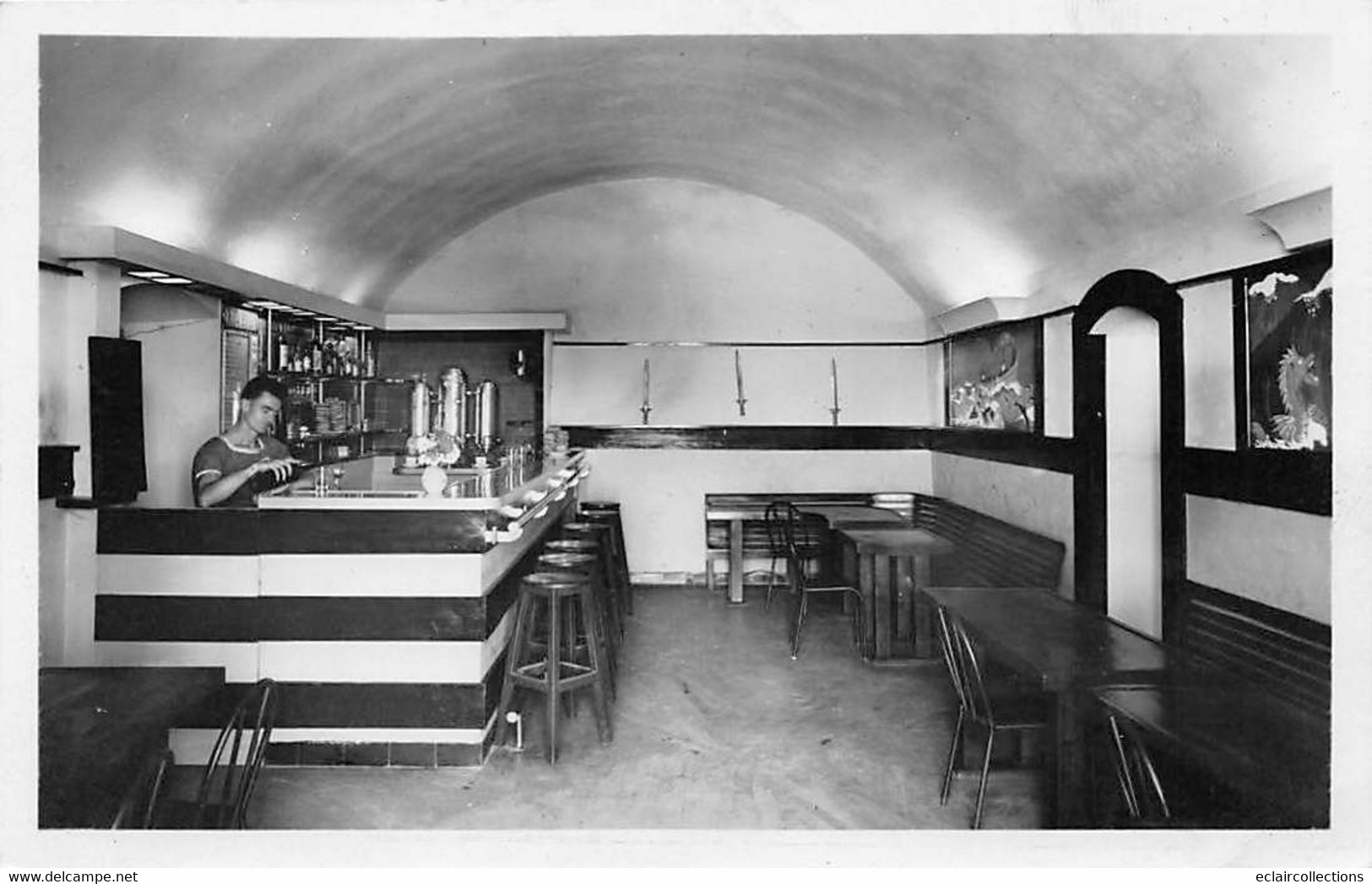 Saint Mandrier Sur Mer       83        B.A.N.   Le Bar     Année 1954   (voir Scan) - Saint-Mandrier-sur-Mer