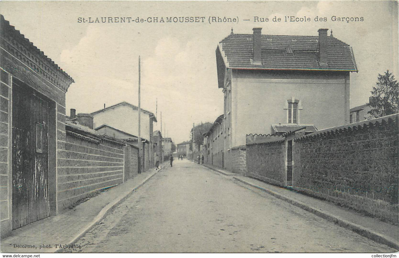 CPA FRANCE 69 " St Laurent De Chamousset, Rue De L'Ecole Des Garçons" - Saint-Laurent-de-Chamousset