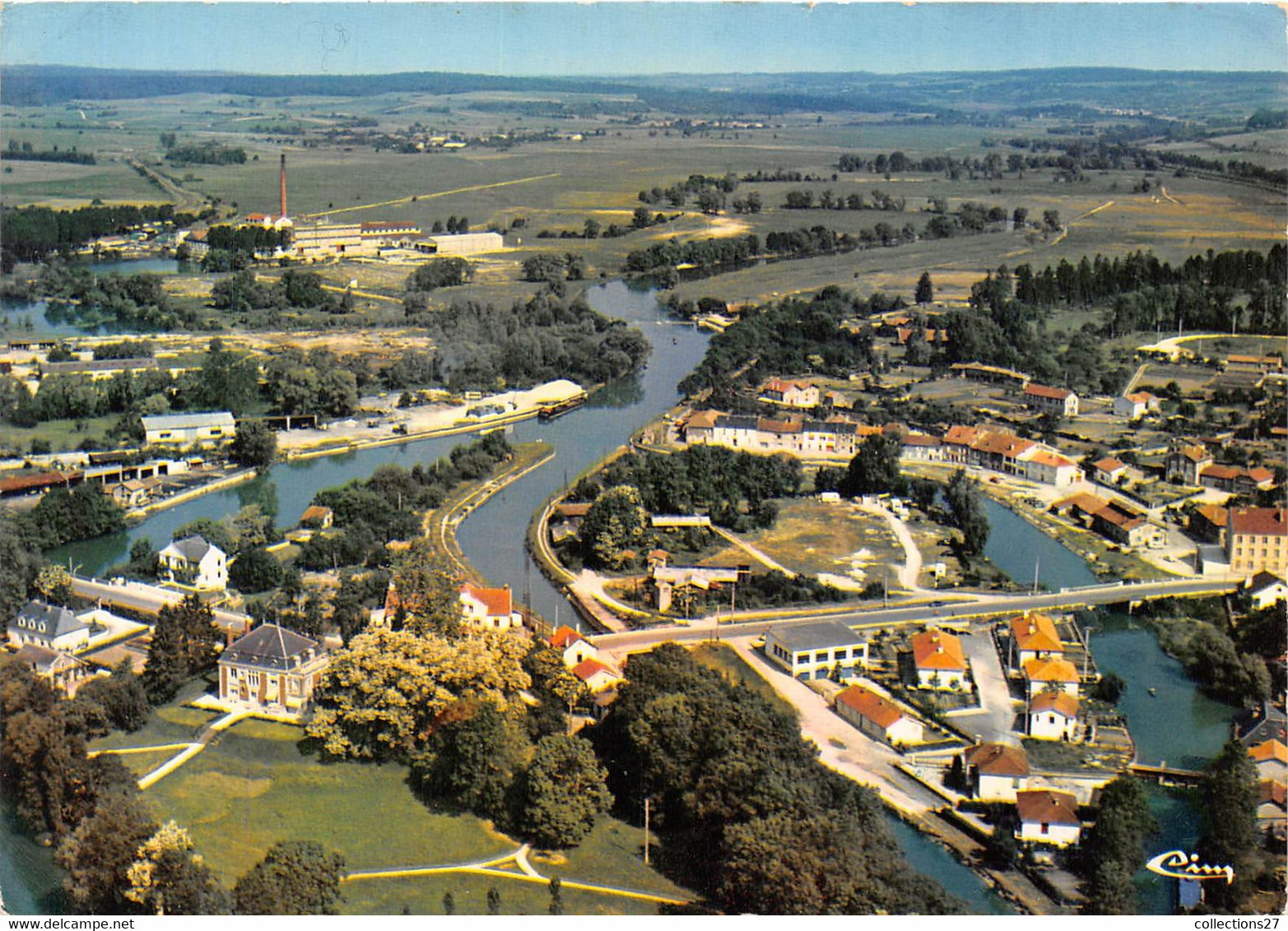 55-STENAY- VUE AERIENNE LA MEUSE ET LE CANAL DE L'EST AU FOND LA PAPETERIE - Stenay