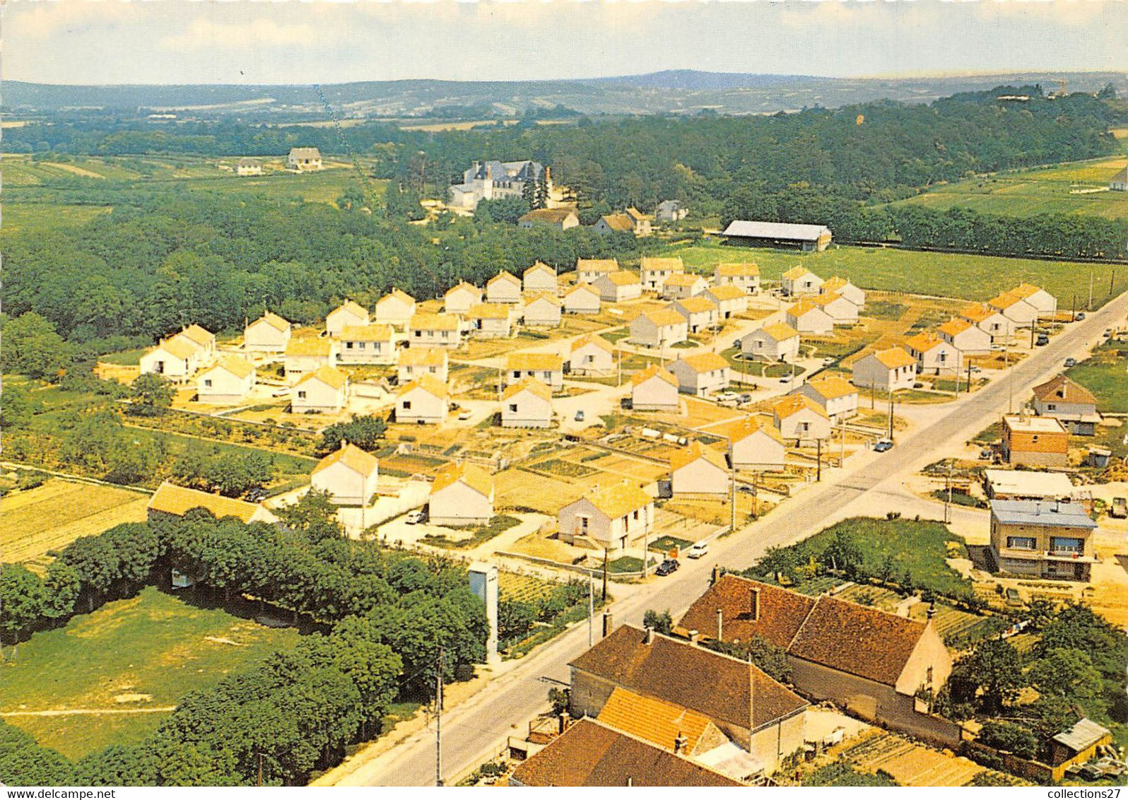 89-SAINT-GEORGES-SUR-BAULCHE- LES COUDRIERS, AU FOND LE CHATEAU DE BILLY - Saint Georges Sur Baulche