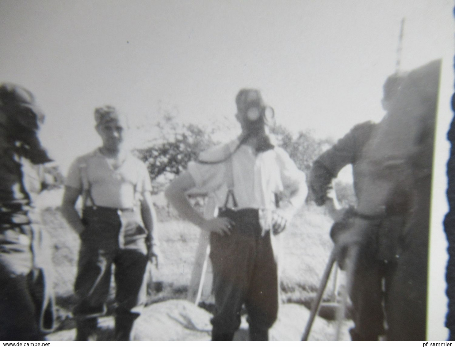 2. Weltkrieg WW2 Original Foto Soldat Der Wehrmacht Mit Gasmasken - War, Military