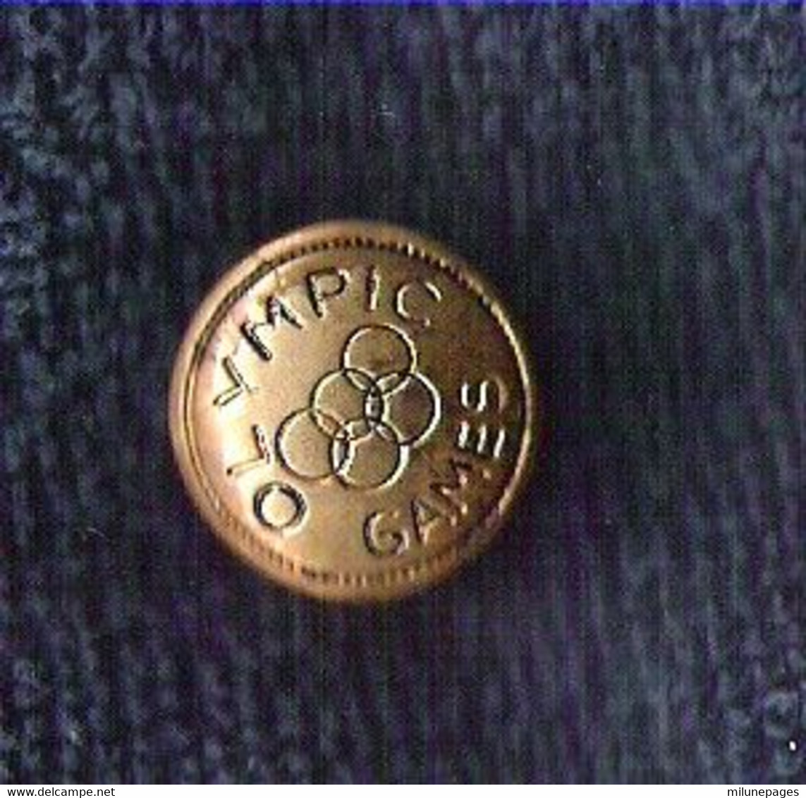 Bouton Jeux Olympiques Button Olympic Games 18 Mm. - Habillement, Souvenirs & Autres