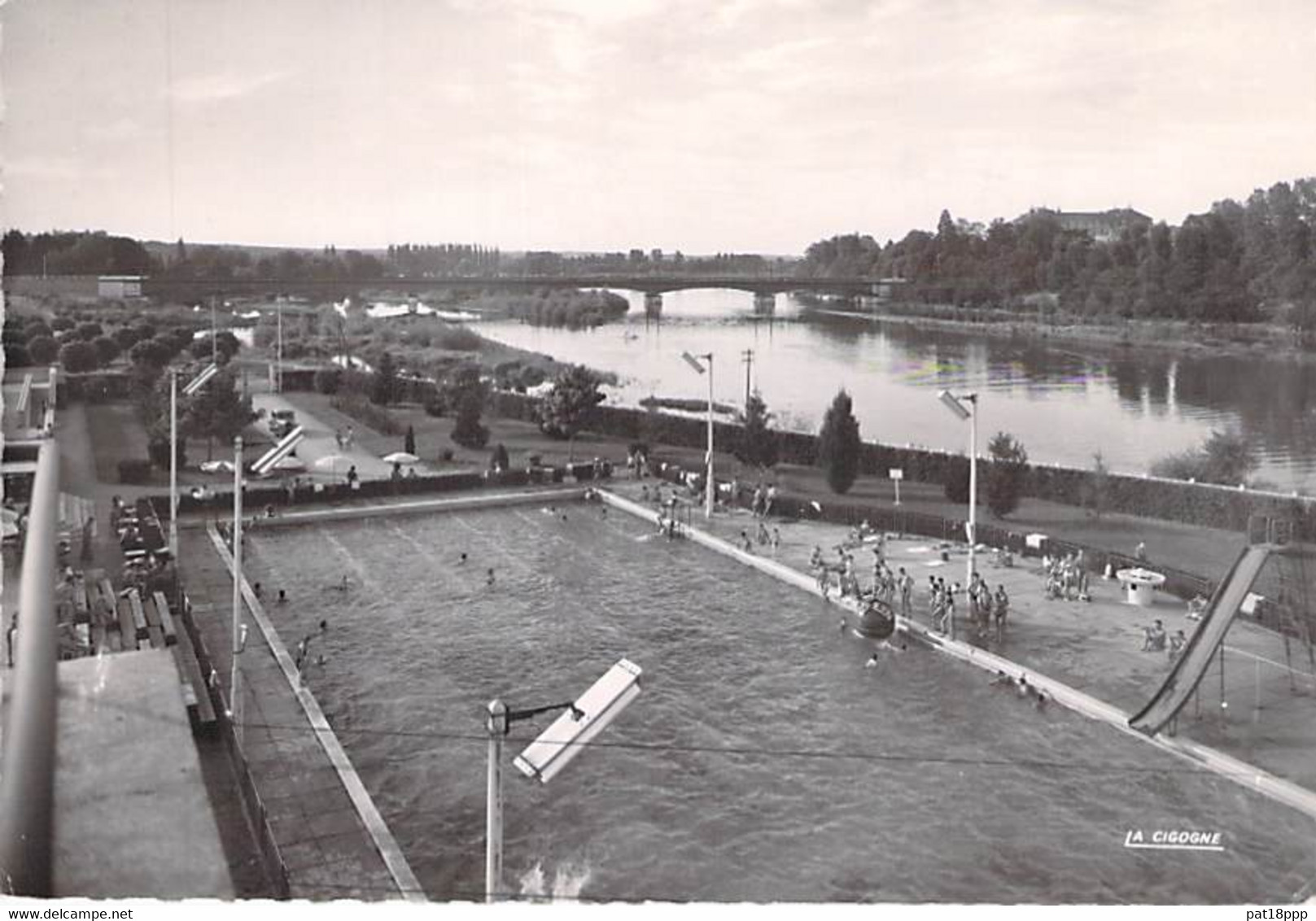 03 - VICHY : Stade Nautique De Bellerive - CPSM Dentelée Noir Blanc Grand Format 1955 -Allier - Vichy