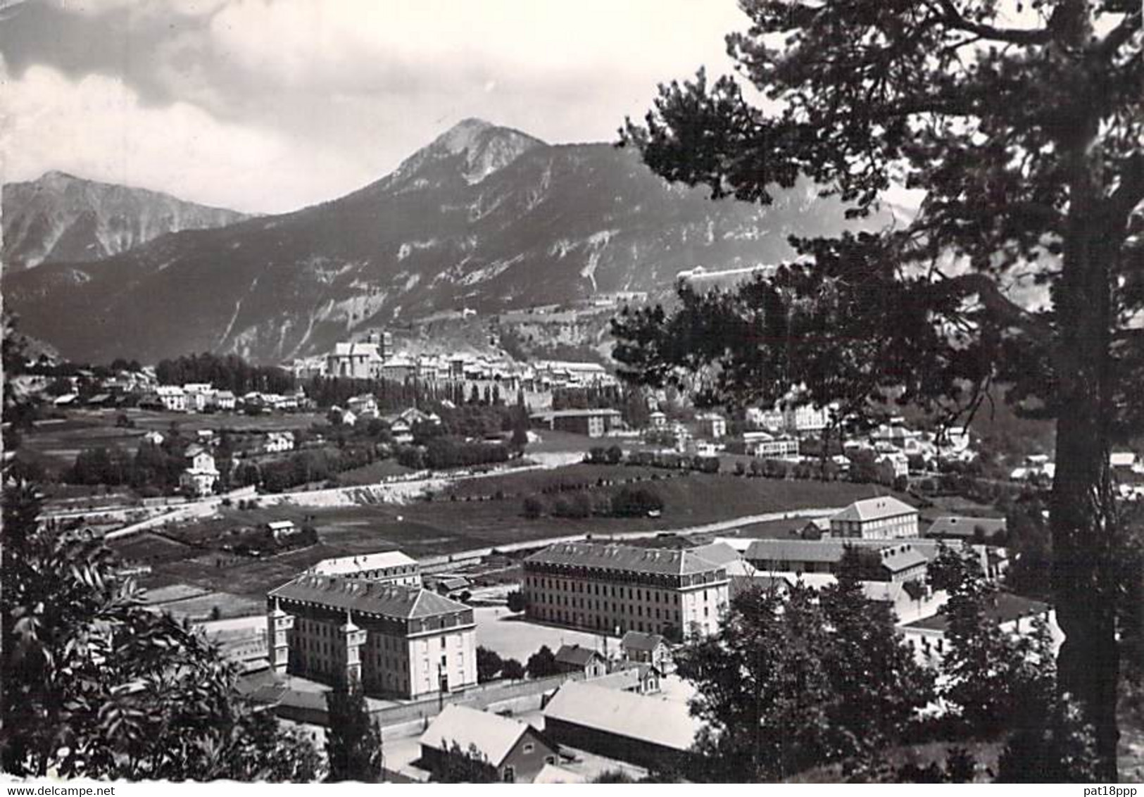 05 - BRIANCON : Vue Générale - CPSM Dentelée Noir Blanc Grand Format 1950 - Hautes Alpes - Briancon
