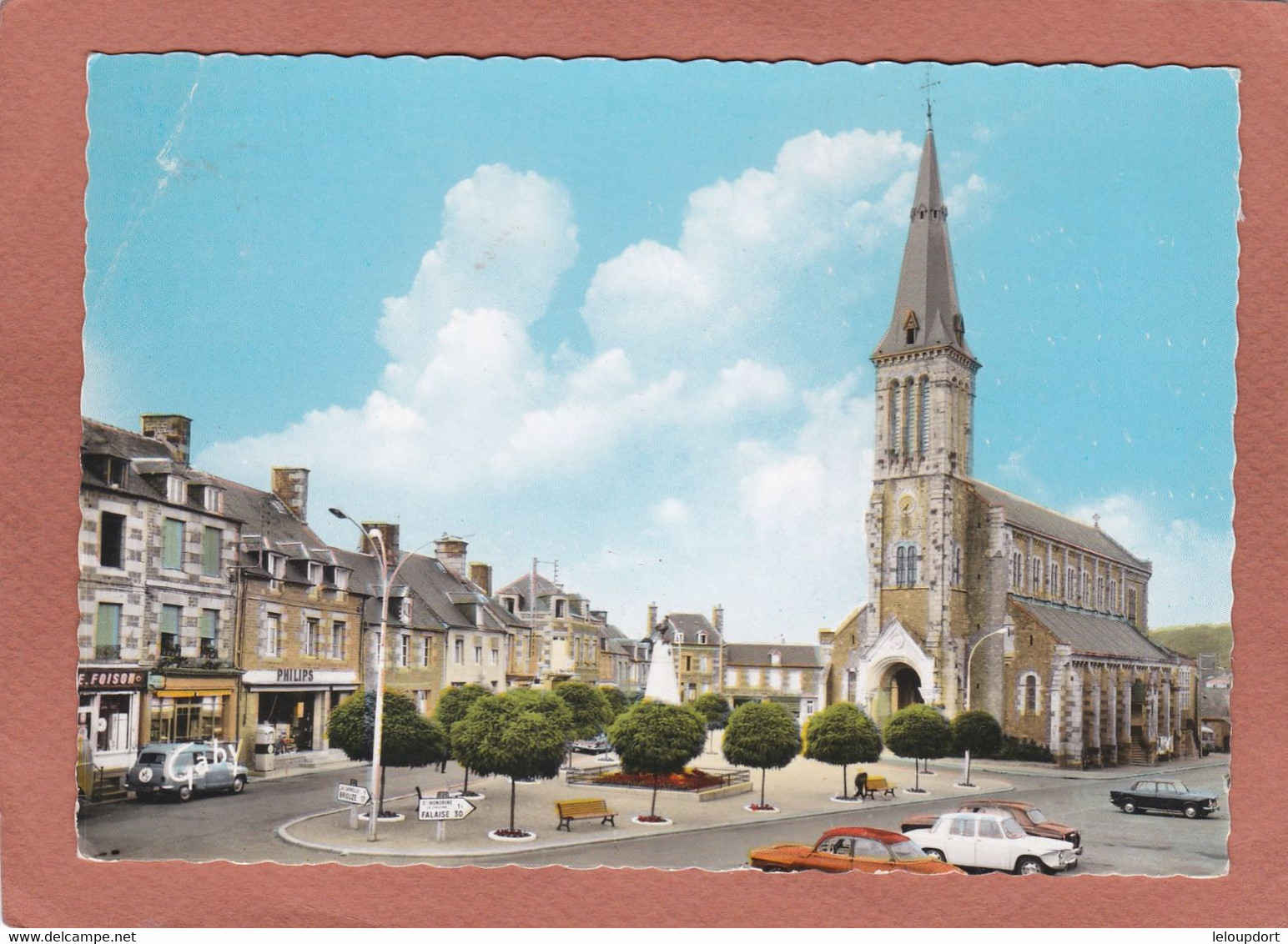 ATHIS DE L'ORNE  PLACE DE L'EGLISE - Athis De L'Orne