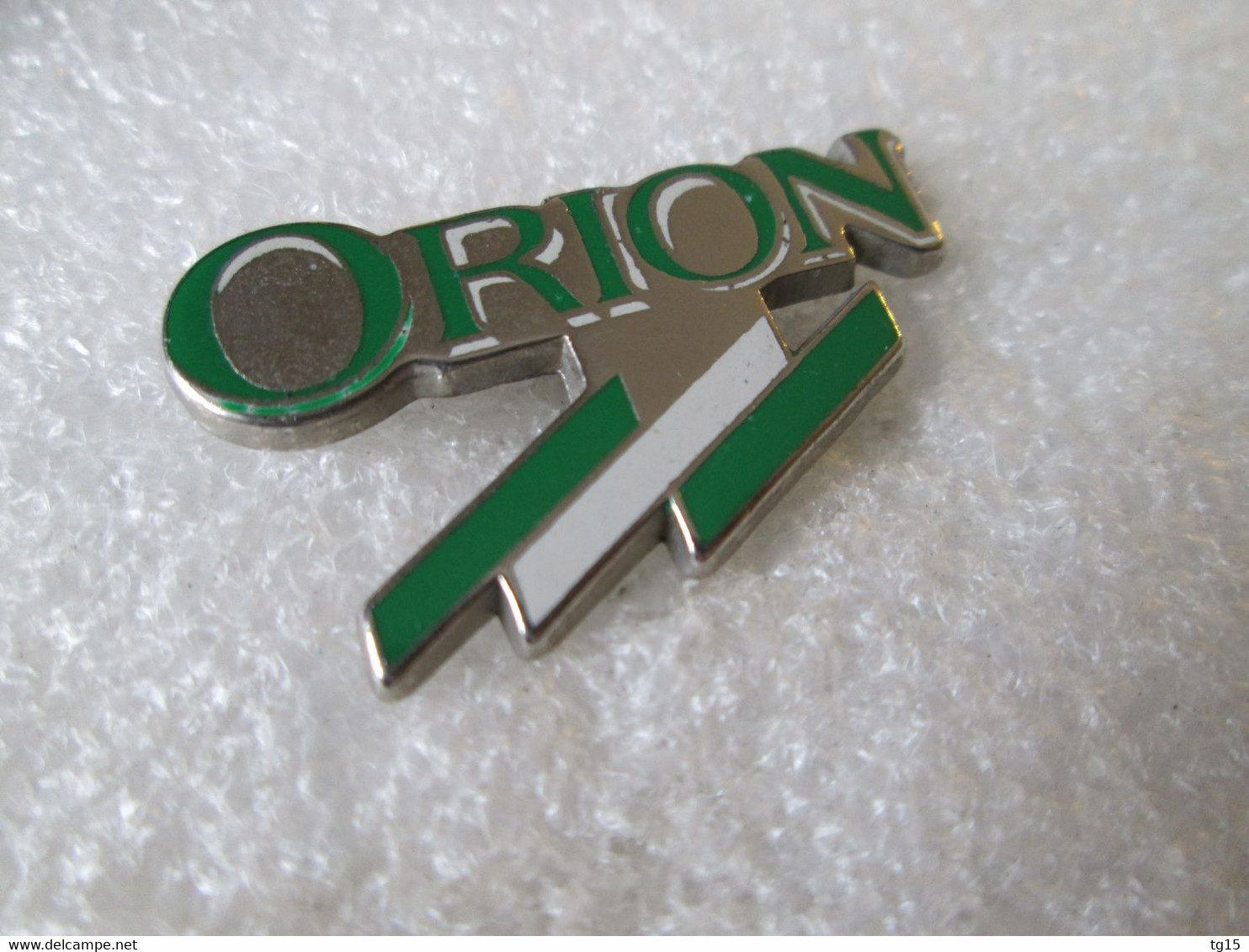 PIN'S  LOGO   FORD   ORION  Zamak - Ford