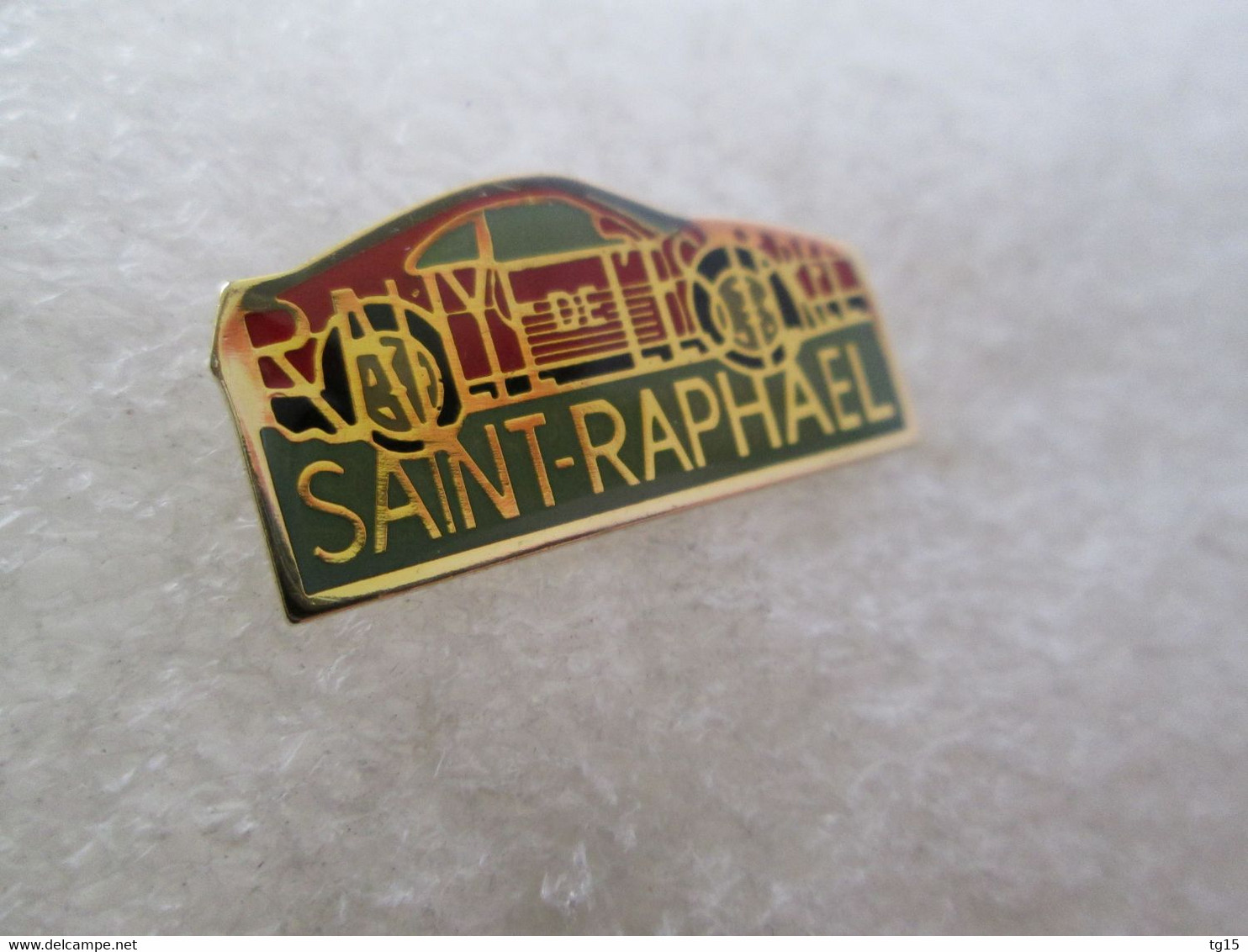 PIN'S    FERRARI   RALLYE  SAINT  RAPHAEL - Ferrari