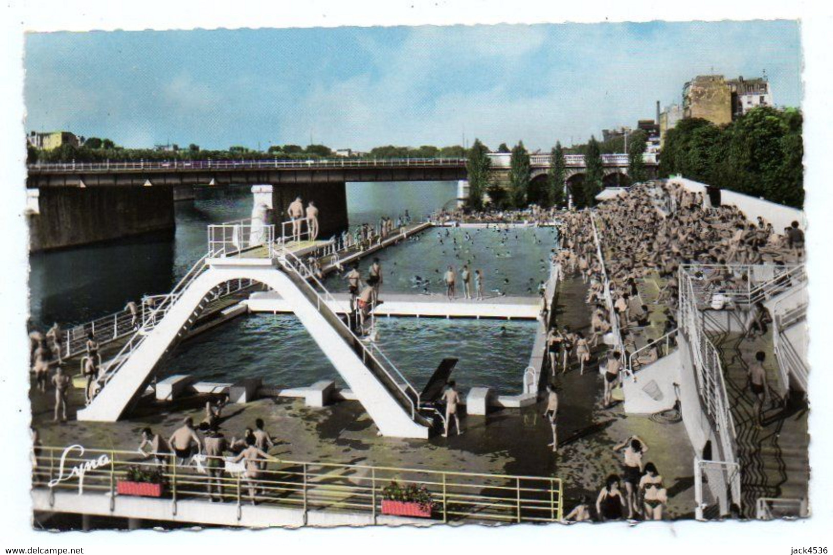 Carte Postale Moderne - Circulé - Dép. 92 - LEVALLOIS PERRET / ASNIERES - La Piscine - Levallois Perret