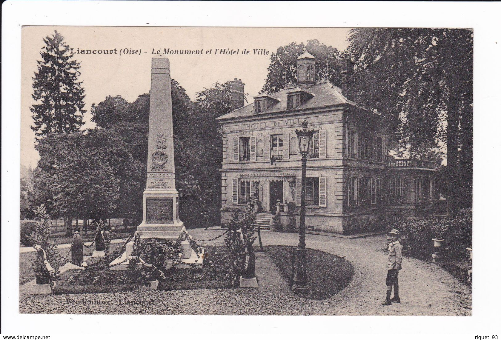 Liancourt - Le Monument Et L'Hôtel De Ville - Liancourt