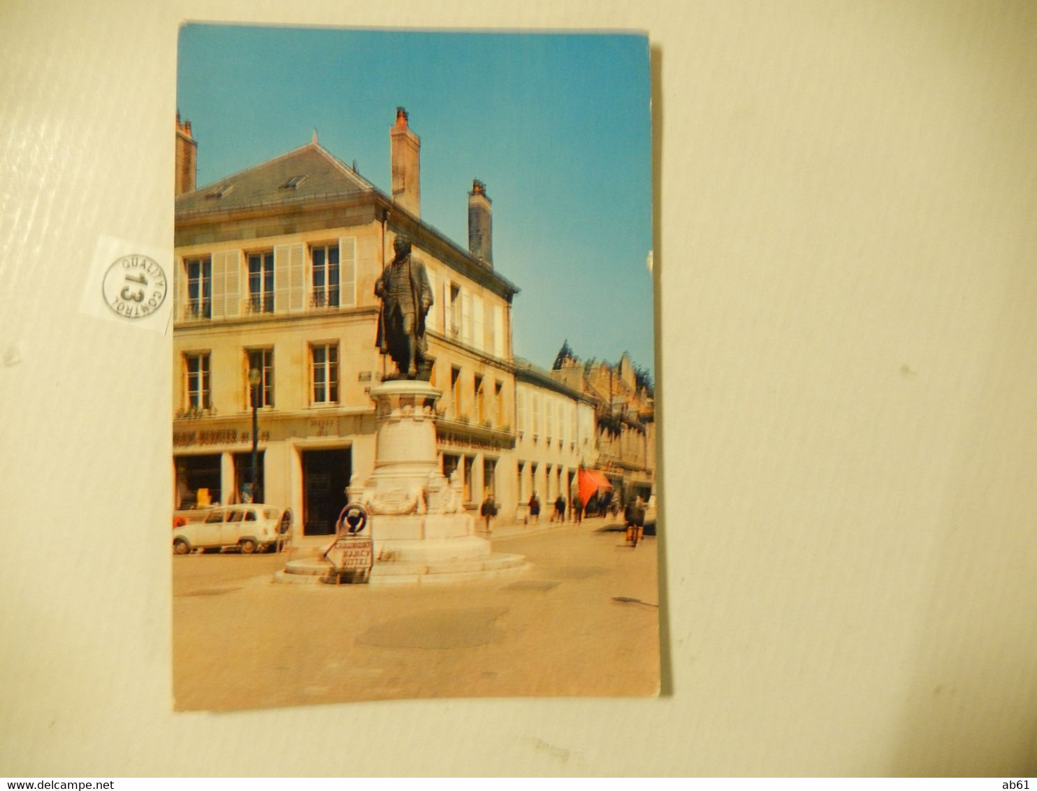 Dept 52 Langres  Place Diderot  écrite + Timbre 1978 Edit Combier (animée + Voiture R4 Et Commerce ) - Langres