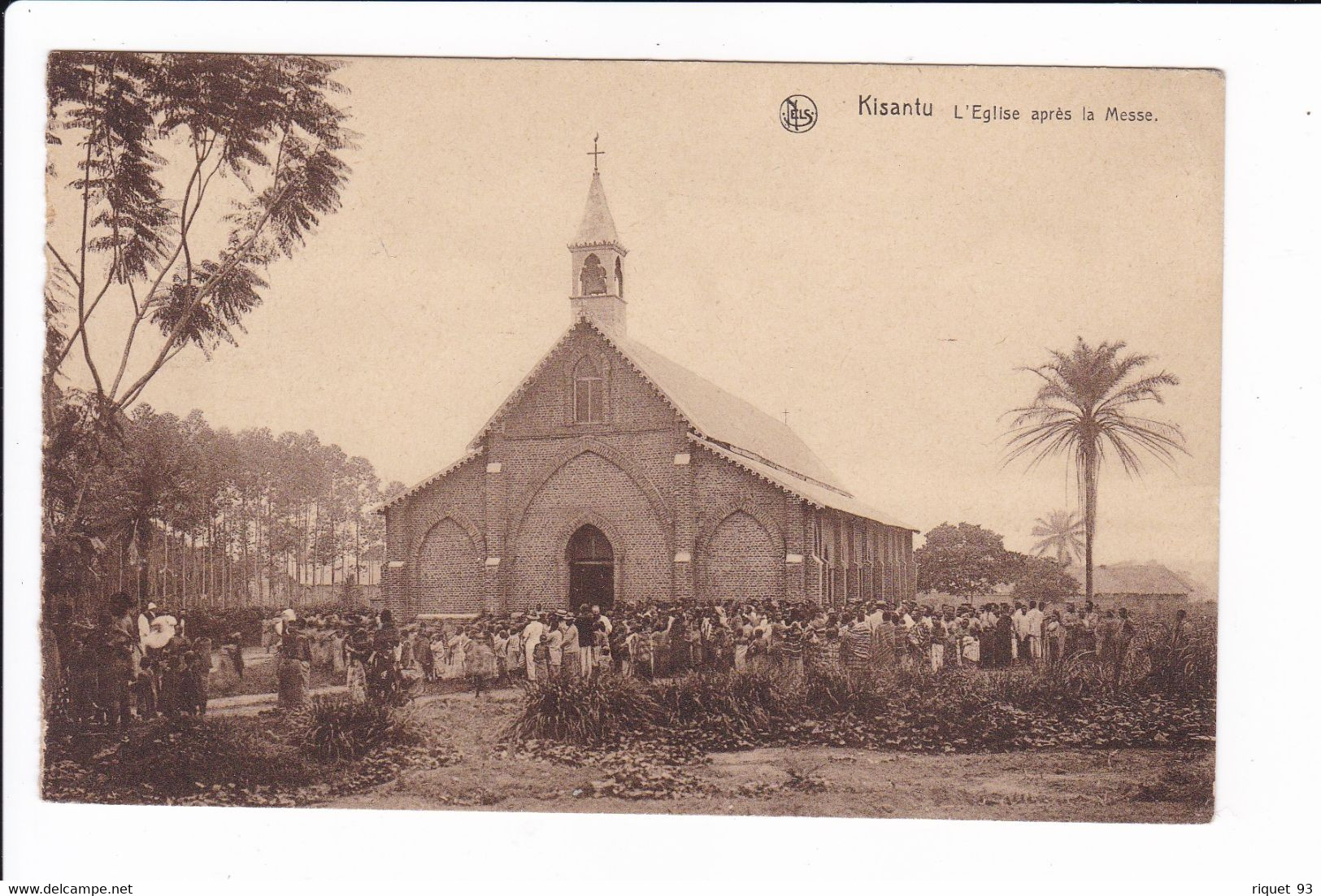 Kisantu - L'Eglise Après La Messe - Congo Belge