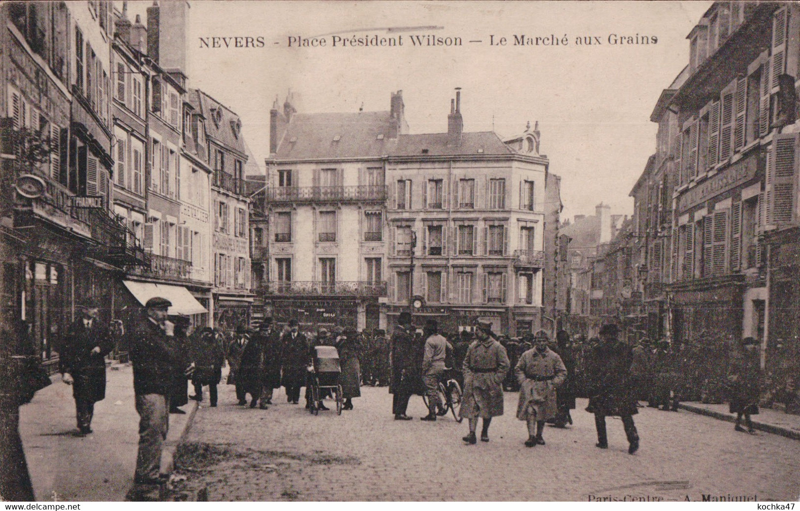 Nevers (58) Place Président Wilson  Le Marché Aux Graines CPA Circulée - Nevers