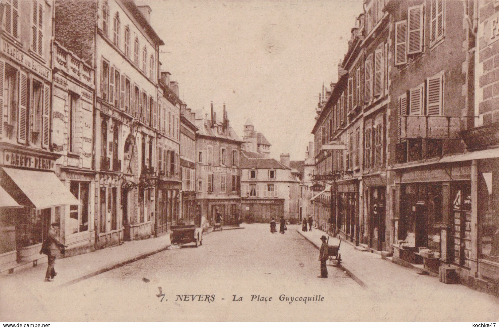 Nevers (58) La Place Guy Coquille  CPA  Circulée - Nevers