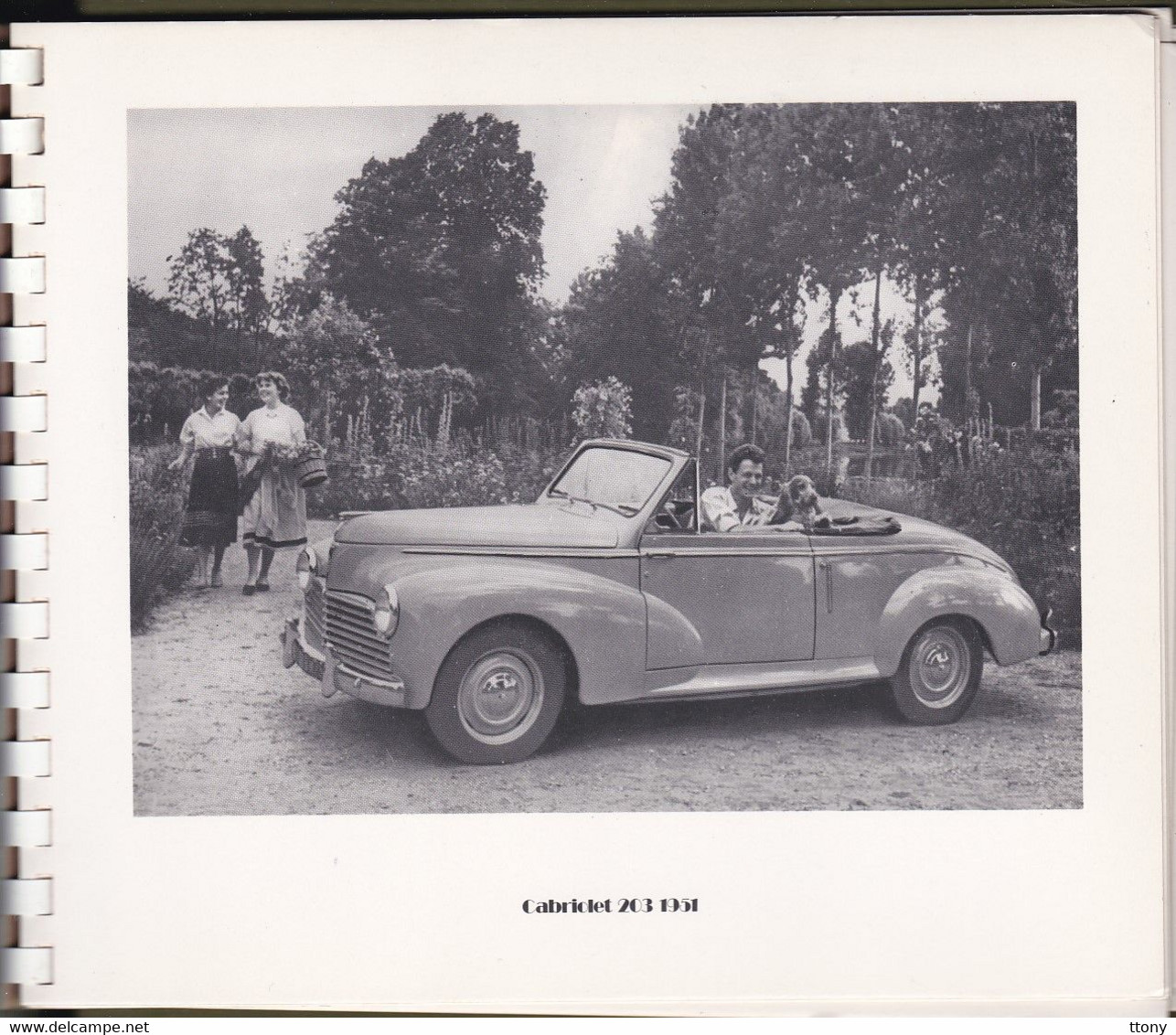 Une  Brochure Automobile Peugeot  1898 - 1973  : 19 Pages Cartonnées Sélection De Coupés Et Cabriolets (23 Cm  X 19 Cm ) - Transport