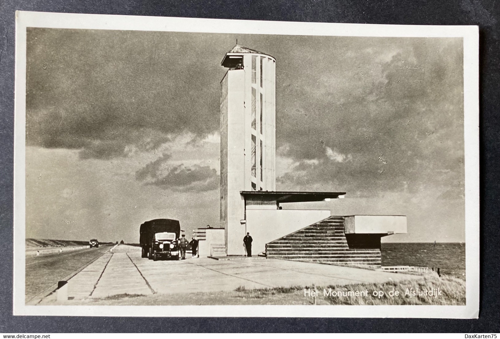 Monument Op De Afsluitdijk/ Old Car - Den Oever (& Afsluitdijk)