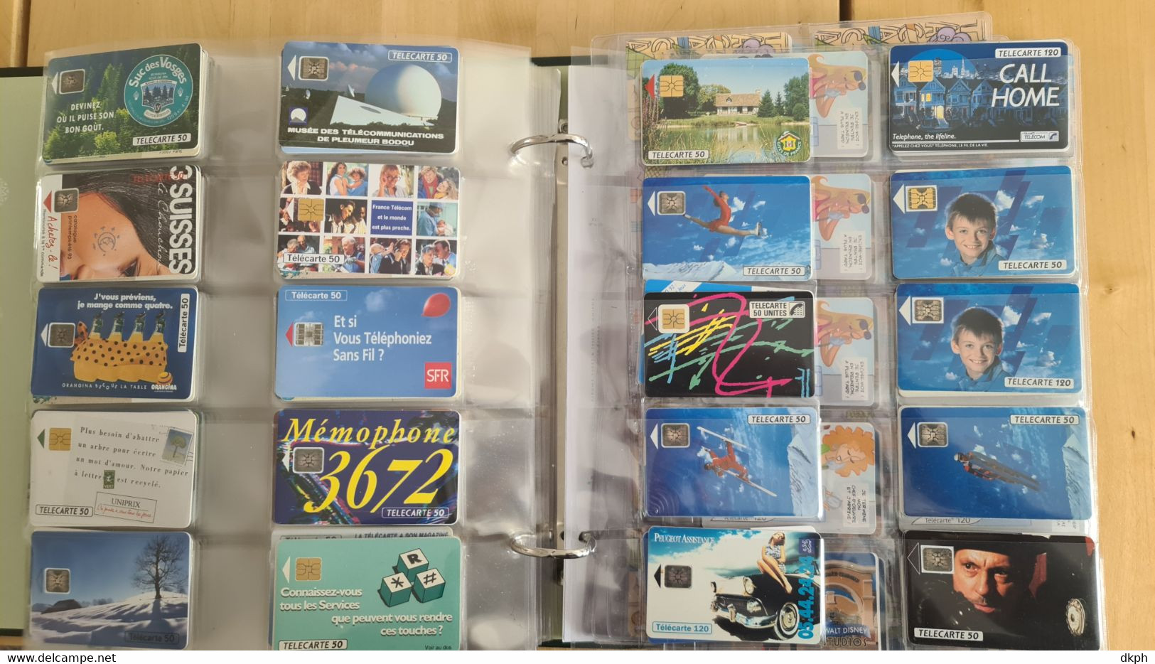 Lot de 540 télécartes dans un album  lot 15