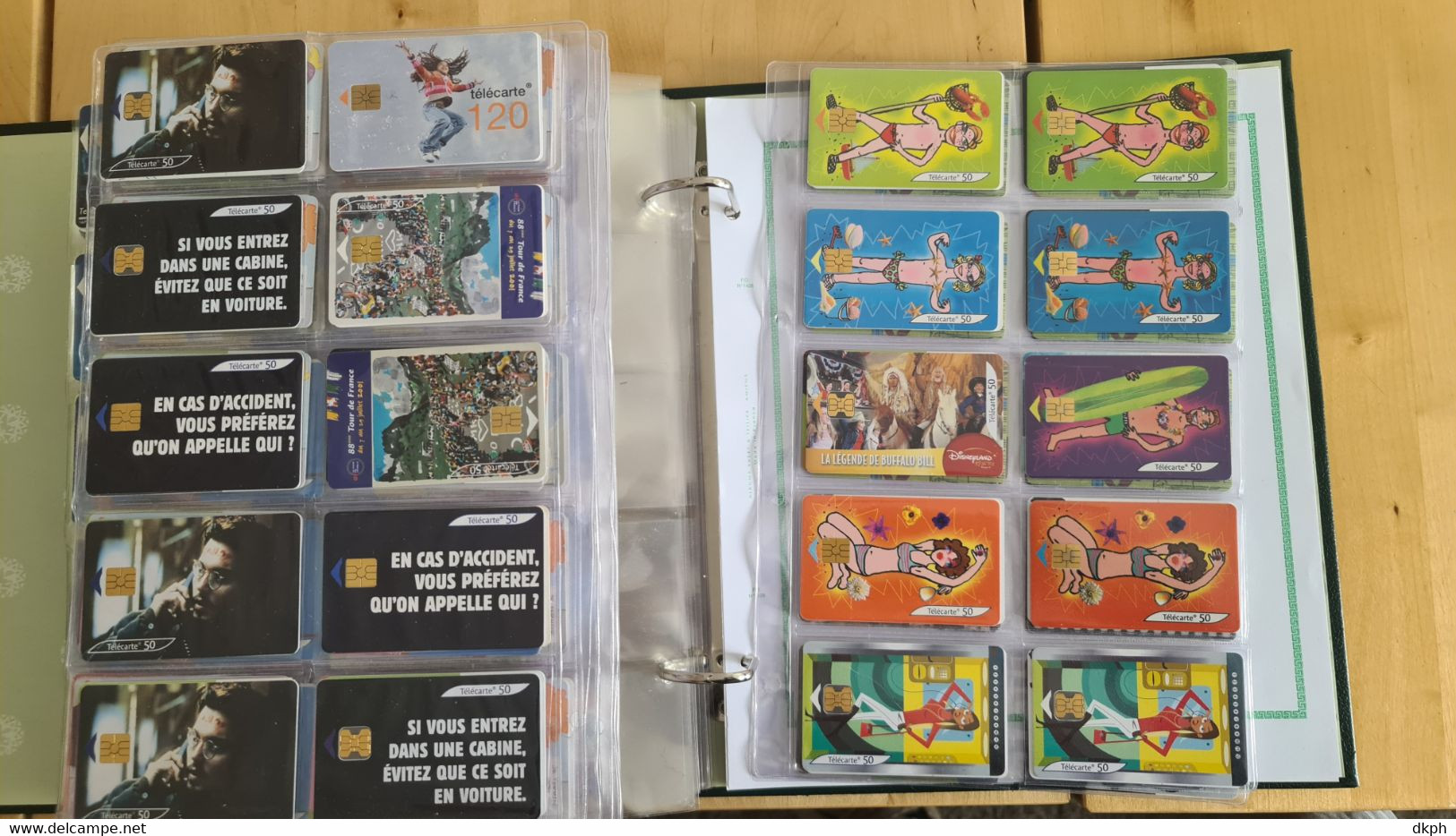 Lot de 540 télécartes dans un album  lot 15