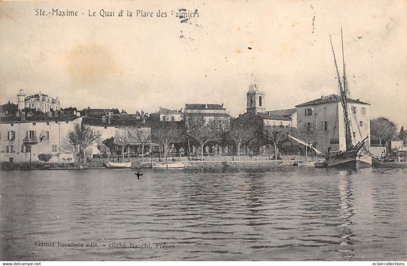 Sainte-Maxime       83       Le Quai Et La Place De Palmiers         (voir Scan) - Sainte-Maxime