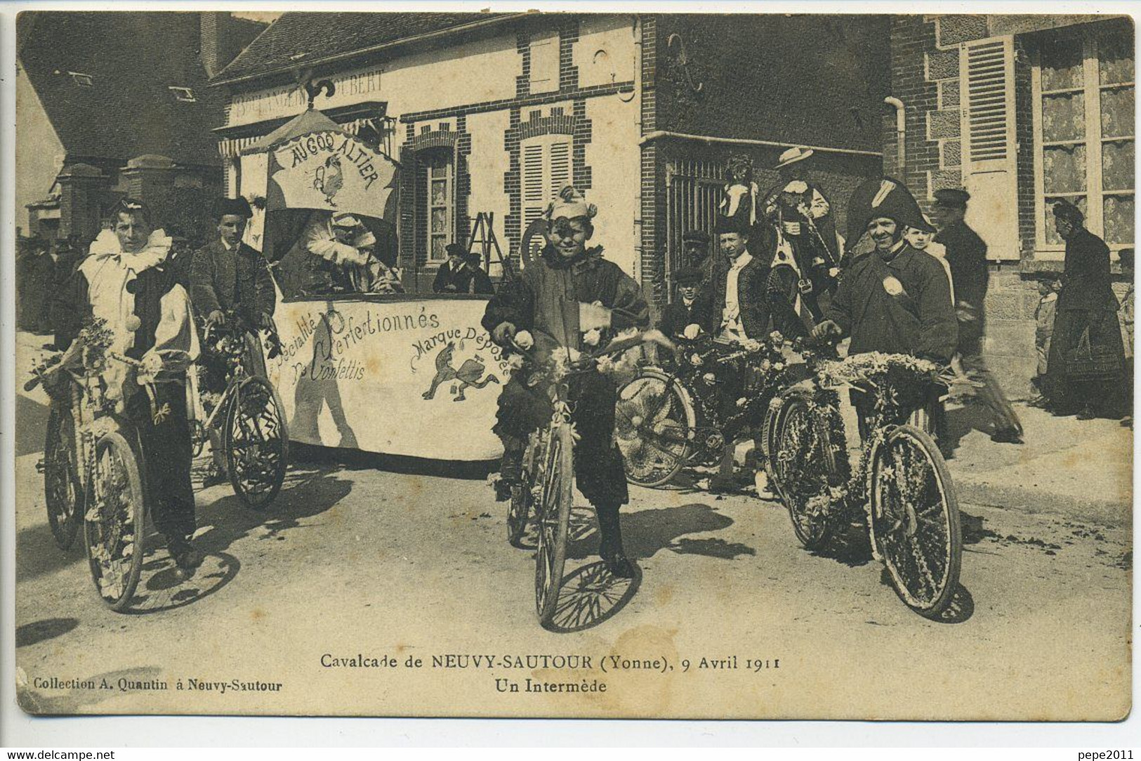 CPA 89 NEUVY SAUTOUR Cavalcade Avril 1911 Intermède Personnages Déguisés Vélos Fleuris Char - Neuvy Sautour