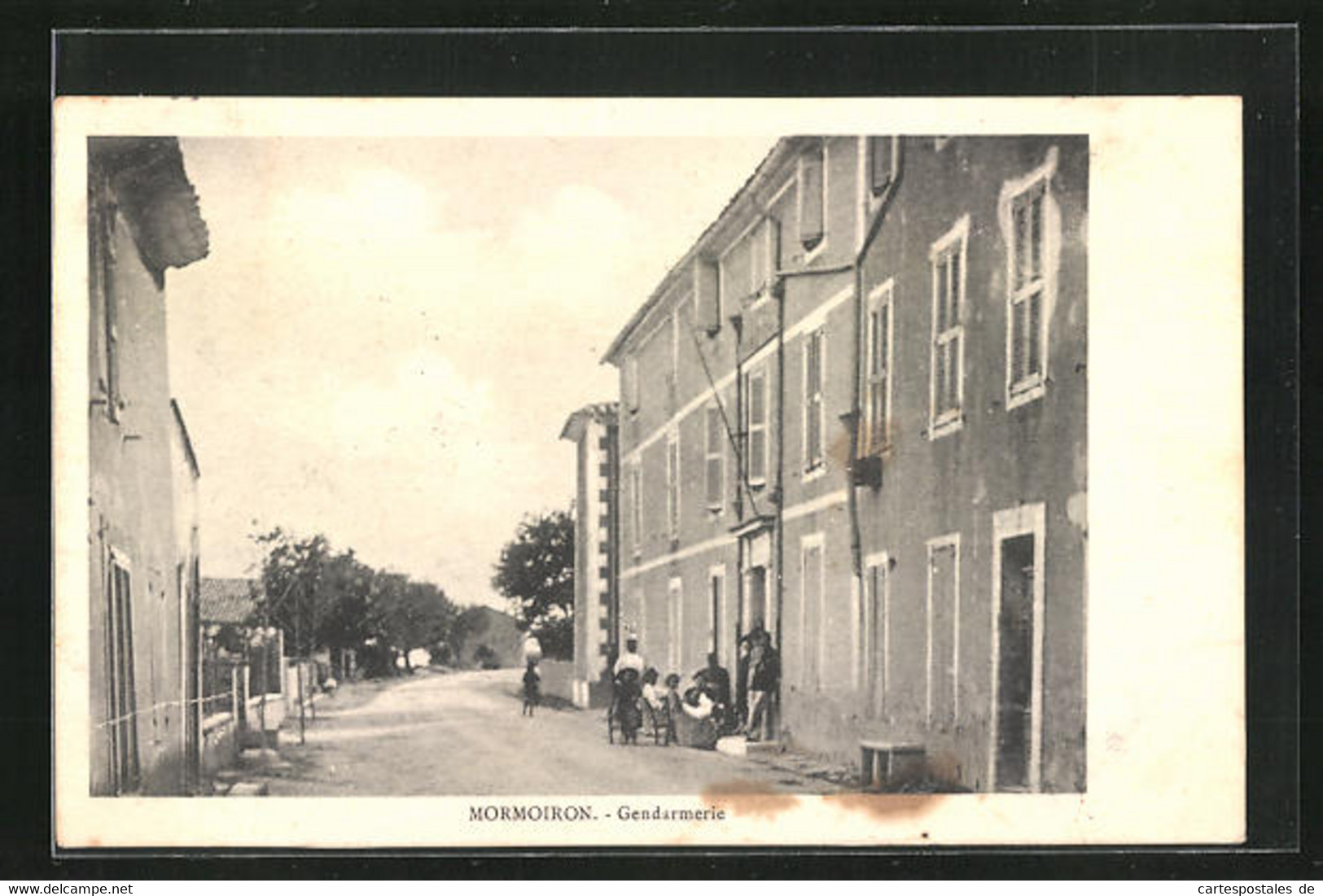 CPA Mormoiron, Avant La Gendarmerie - Mormoiron