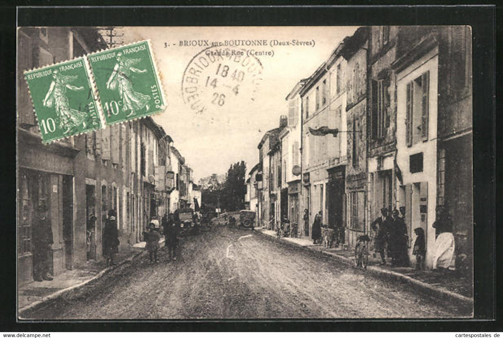 CPA Brioux-sur-Boutonne, Grande Rue, Vue De La Rue - Brioux Sur Boutonne
