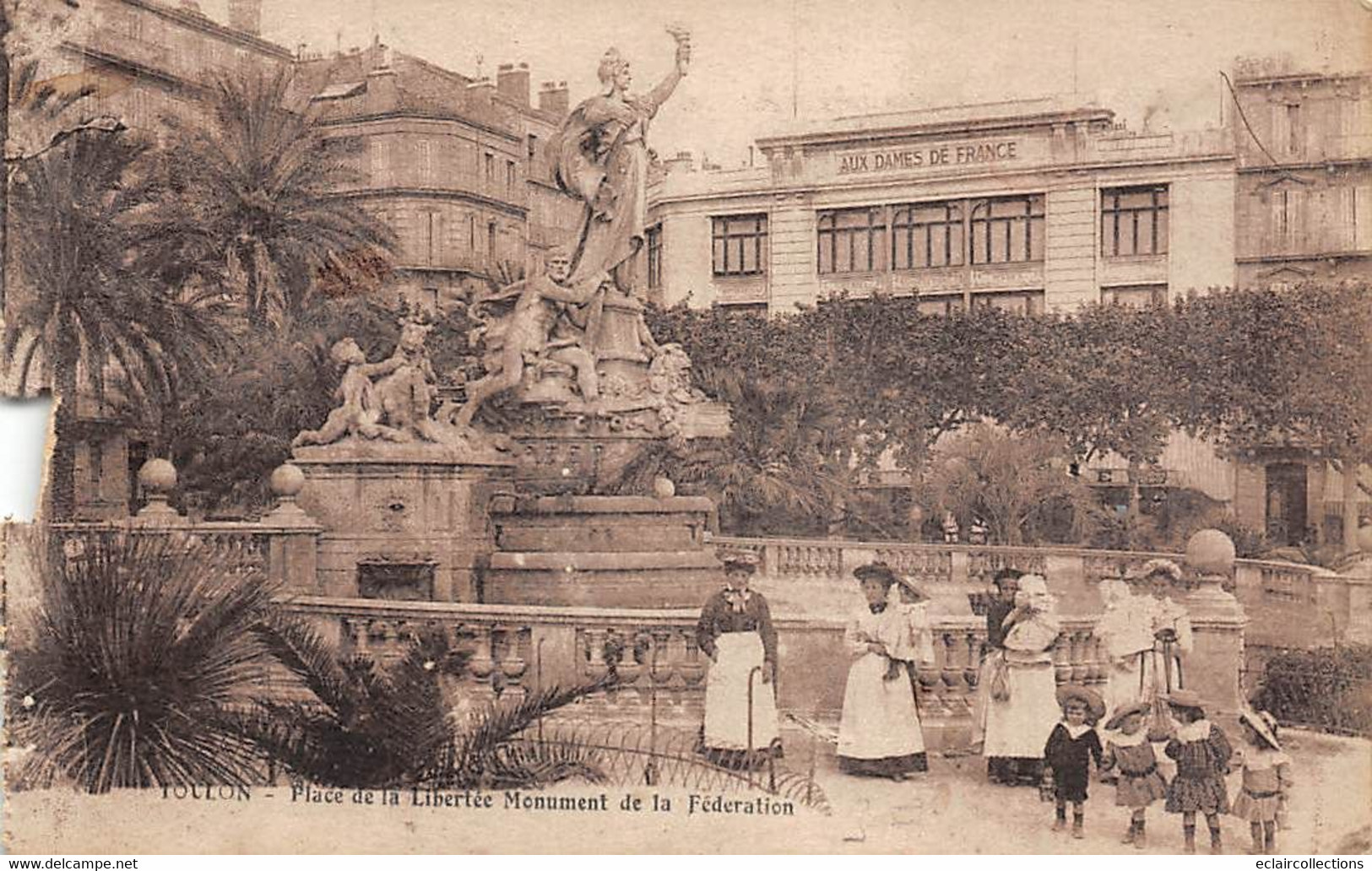 Toulon          83    Place De La Liberté. Monument De La Fédération. Nourrices  -manque -   (voir Scan) - Toulon