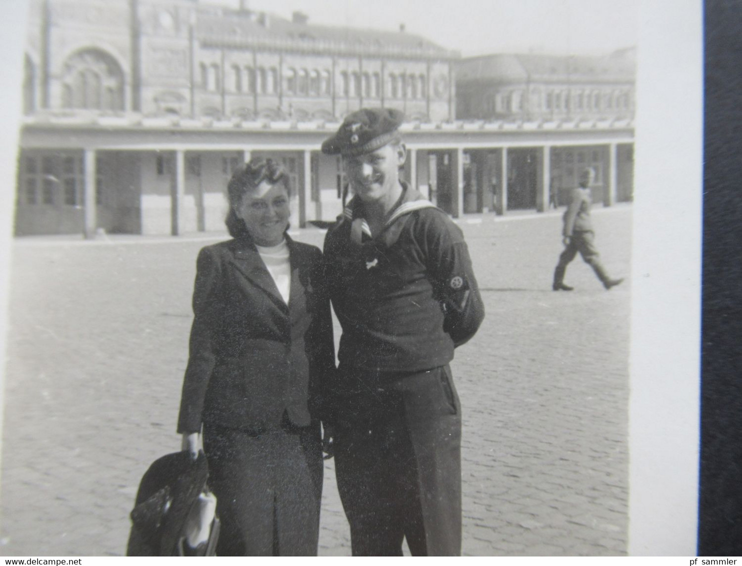 2. Weltkrieg WW2 Original Foto Soldat Der Wehrmacht / Marine / Matrose In Uniform / Ausgehuniform Mit Seiner Frau - War, Military