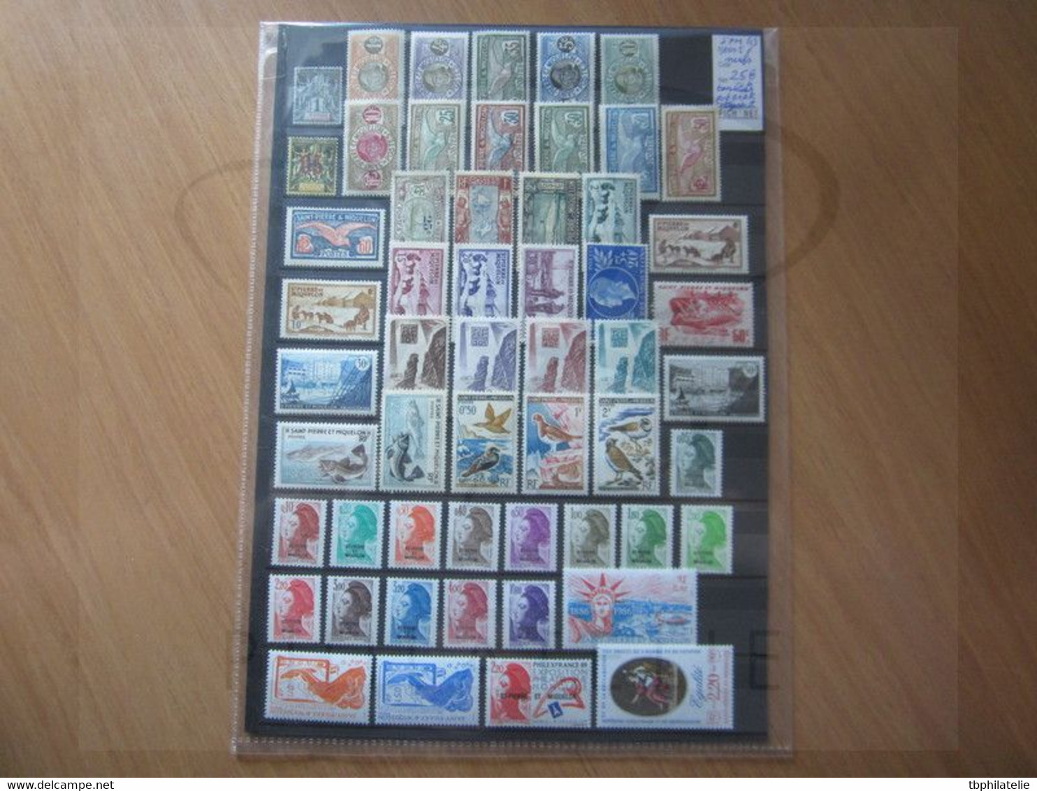 LOT DE 100 TIMBRES DE S.P.M. , NEUFS , (c) - Colecciones & Series