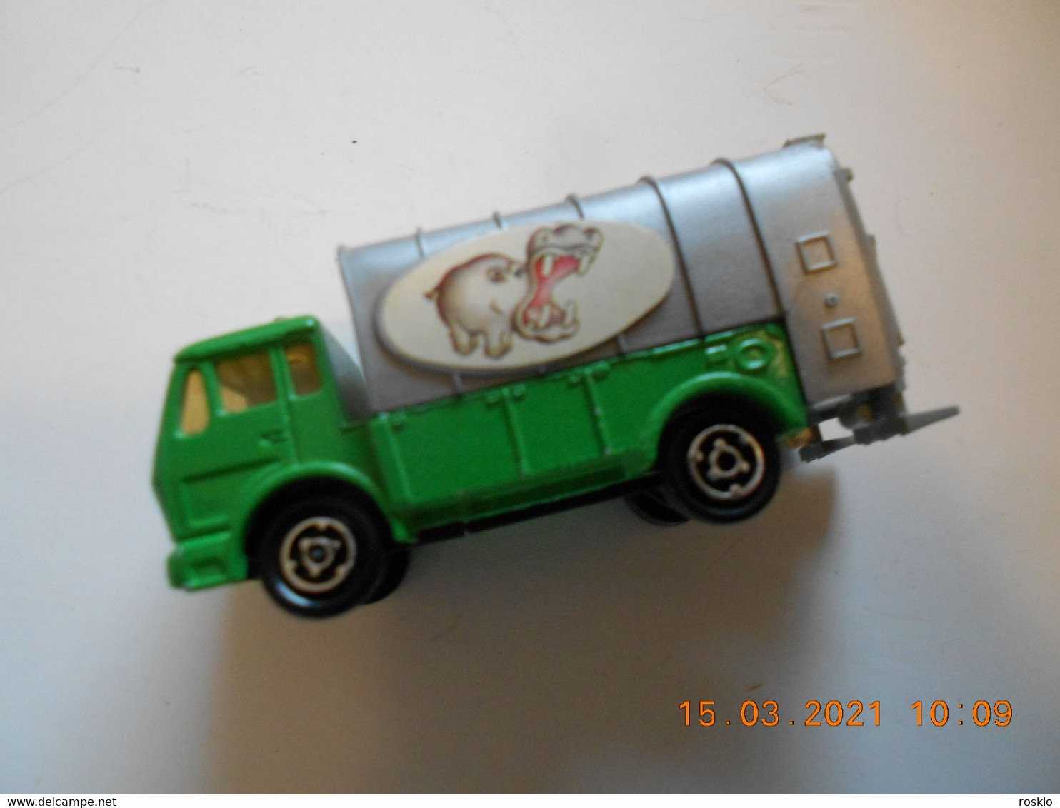 MAJORETTE 1970/80 / REF 218 / CAMION POUBELLE MERCEDES +STIKER HYPOPOTAME - Echelle 1:160